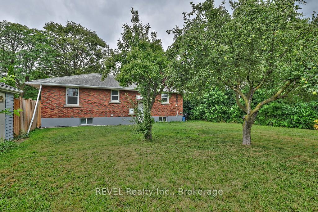 Photo 16 of 42 Chalmers Street, St. Catharines, Facer — HOMEH