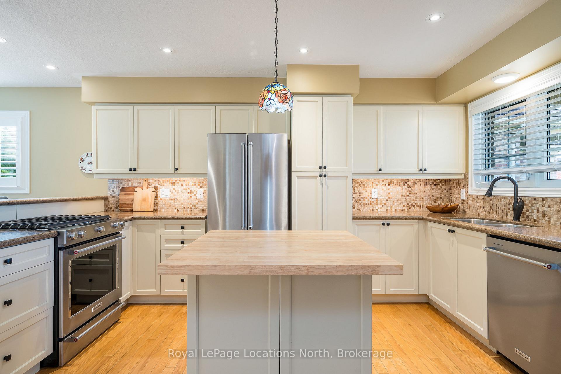 Photo 16 of 29 Alyssa Drive, Collingwood — HOMEH