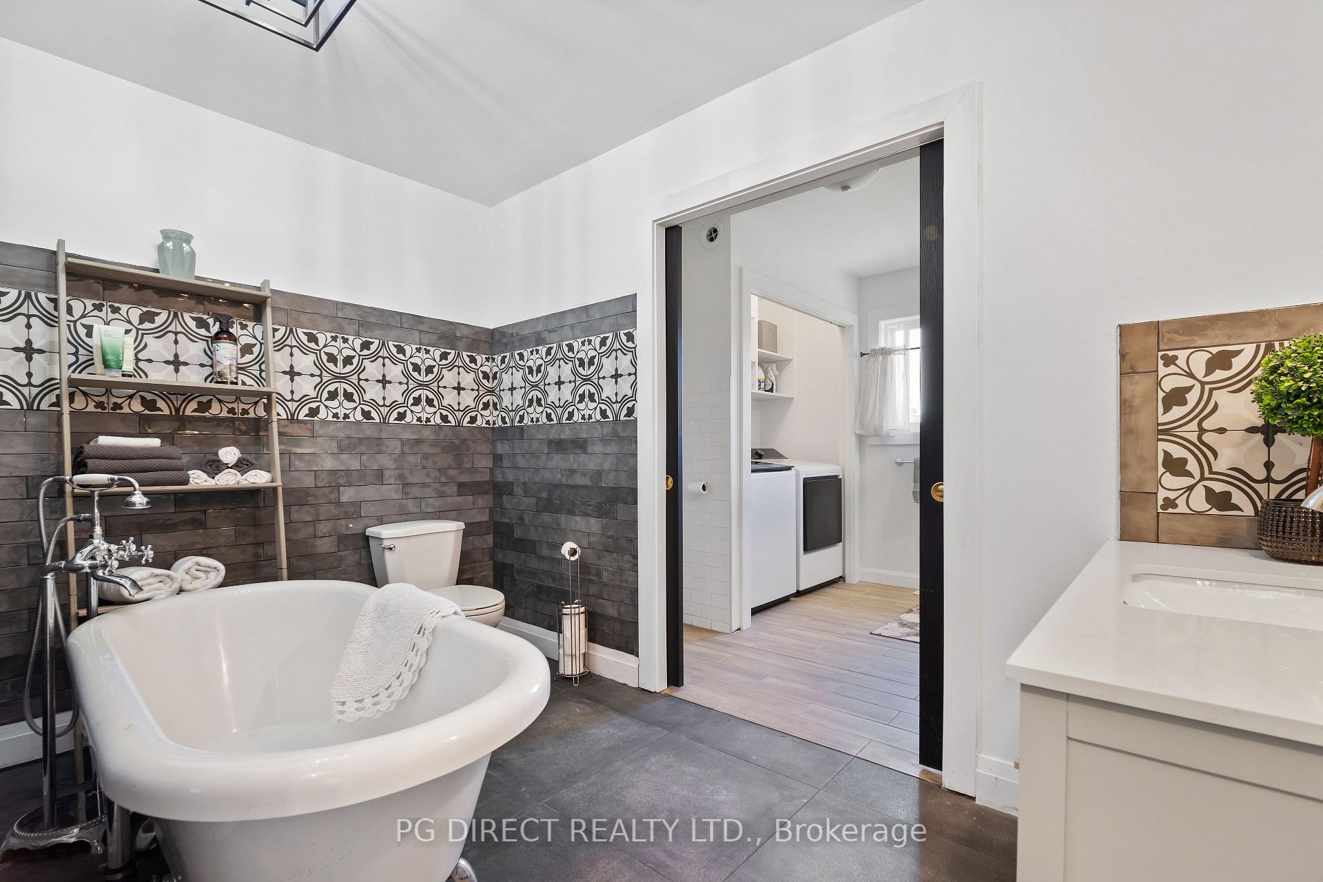 Photo 15 of 4205 On 17 Highway, Papineau-Cameron, Papineau Cameron — HOMEH