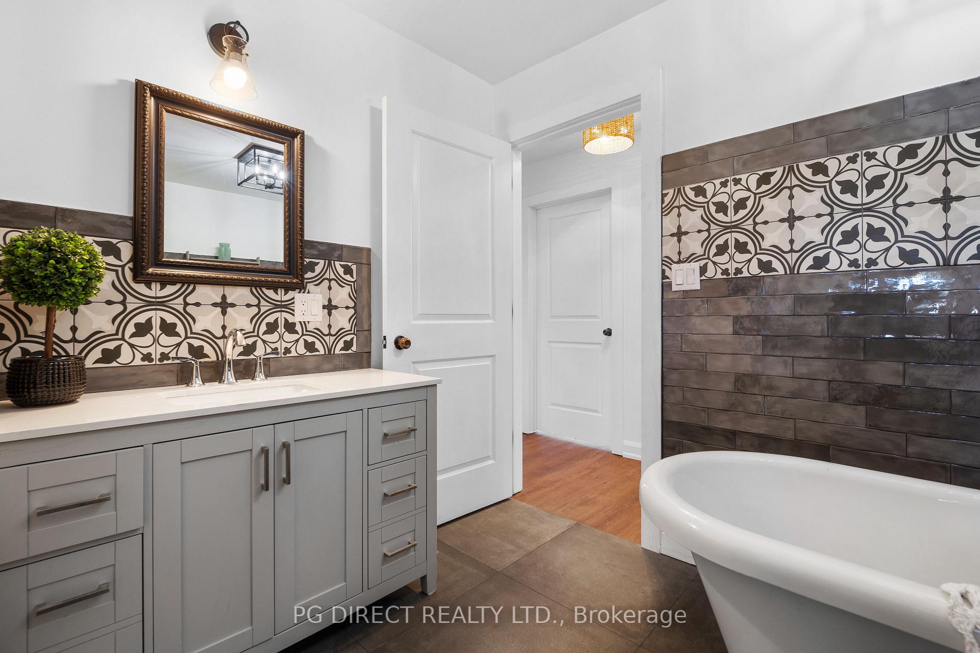 Photo 17 of 4205 On 17 Highway, Papineau-Cameron, Papineau Cameron — HOMEH