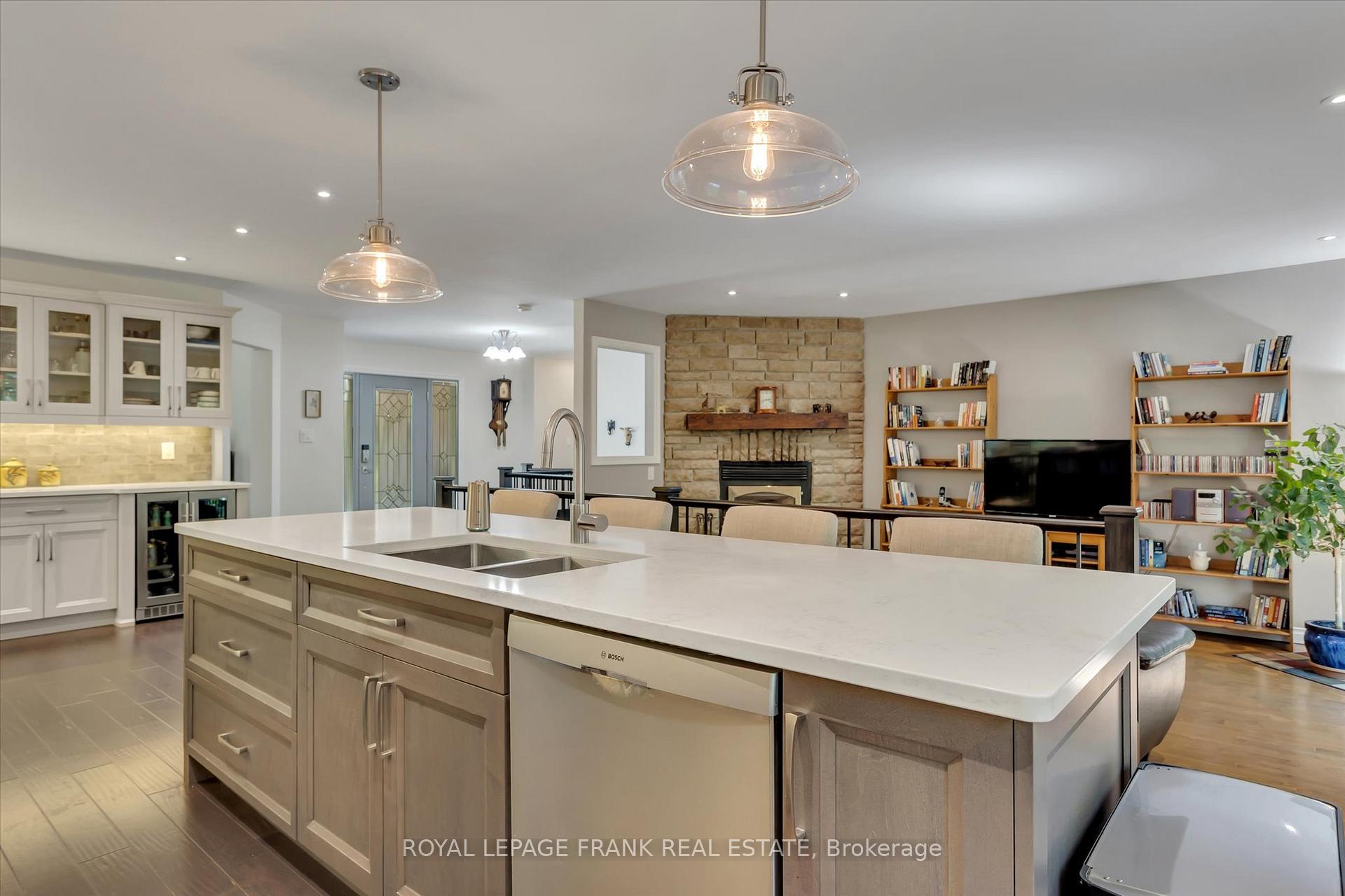 Photo 10 of 24 Deer Avenue, Cavan Monaghan, Cavan Twp — HOMEH