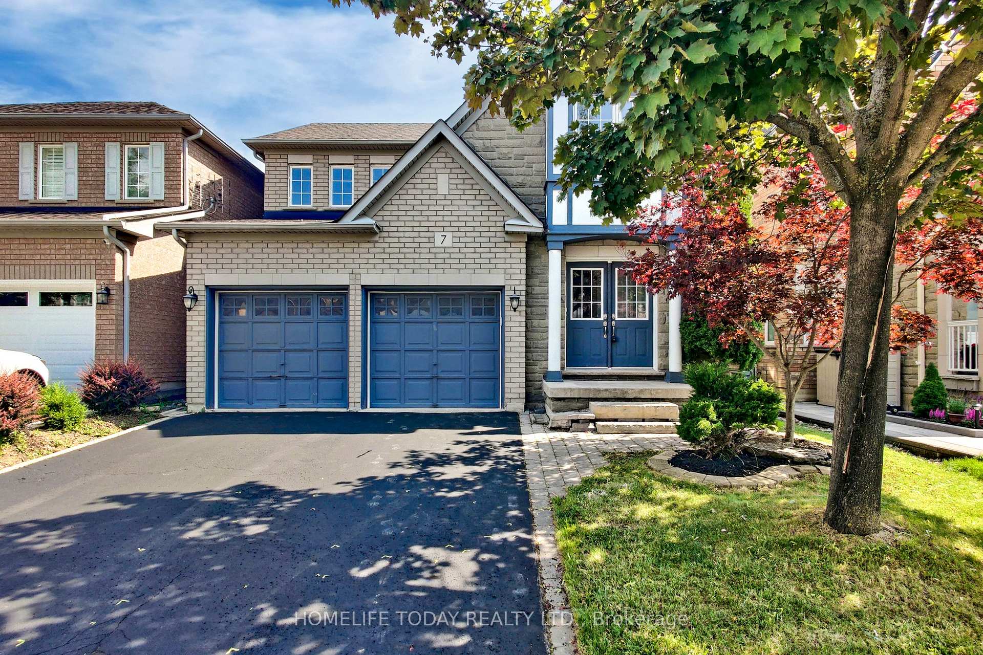 Photo 2 of 7 Colbeck Crescent, Brampton, Fletcher's Meadow — HOMEH