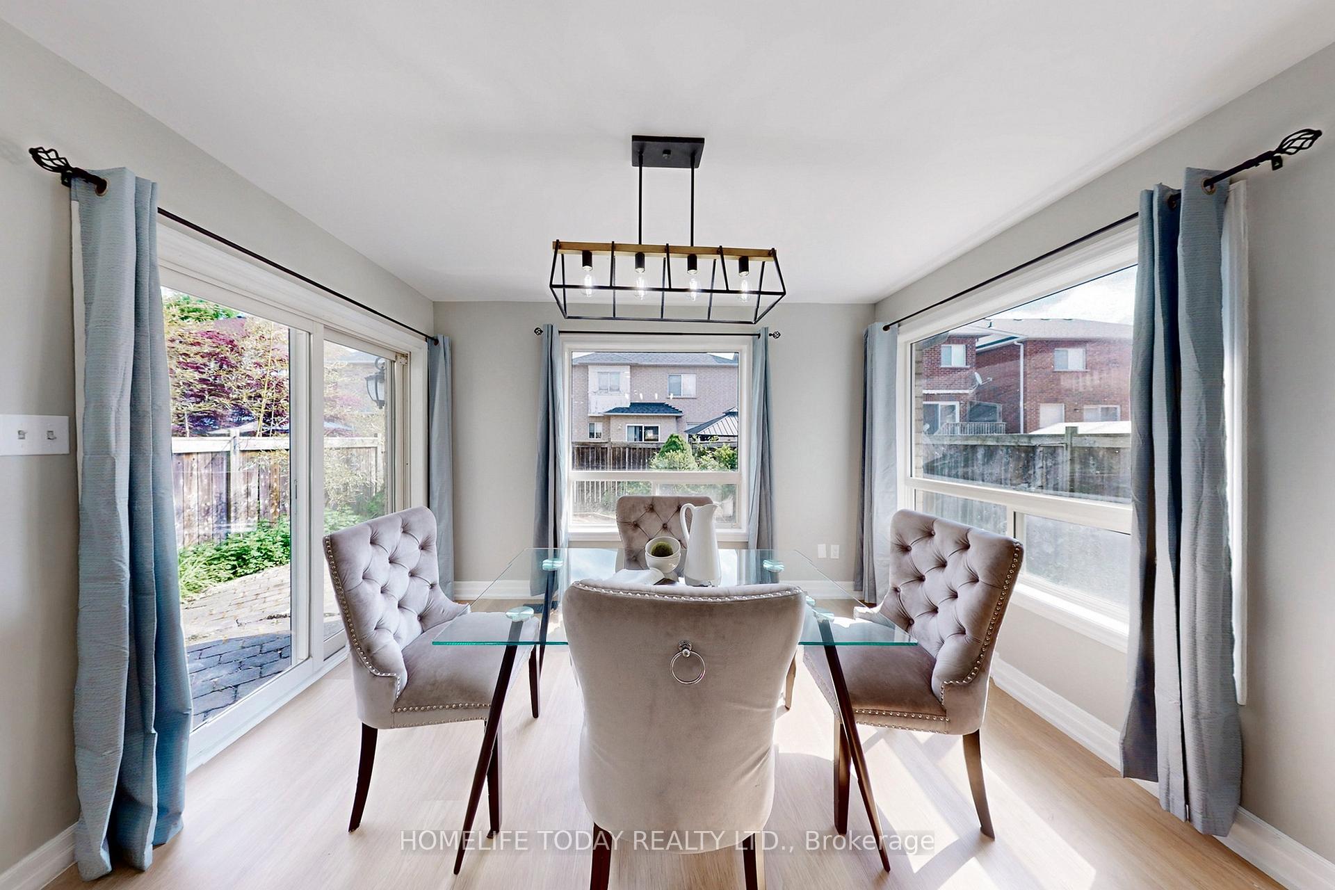 Photo 9 of 7 Colbeck Crescent, Brampton, Fletcher's Meadow — HOMEH