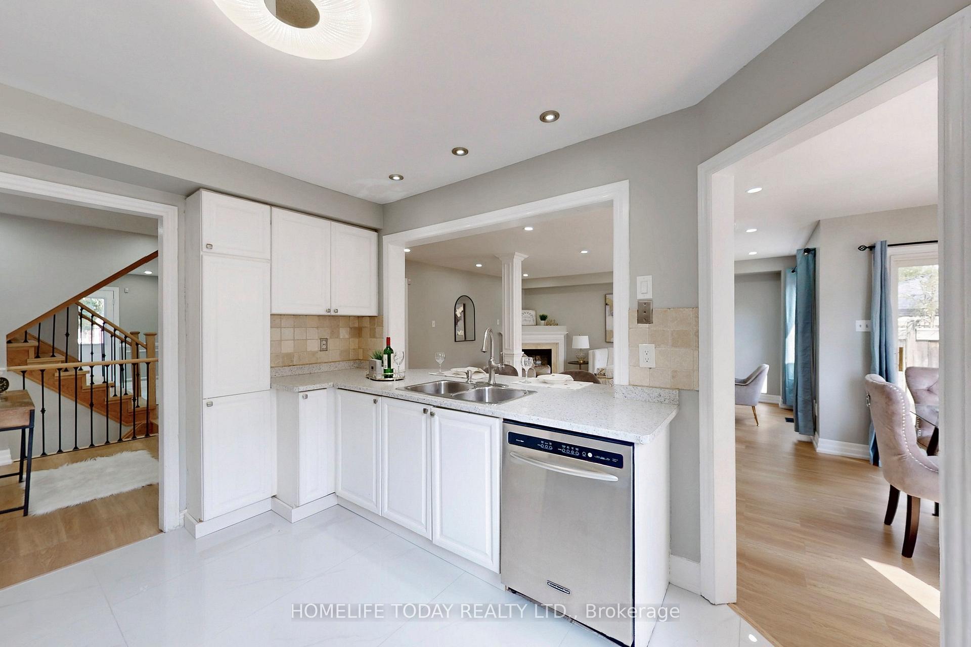 Photo 18 of 7 Colbeck Crescent, Brampton, Fletcher's Meadow — HOMEH