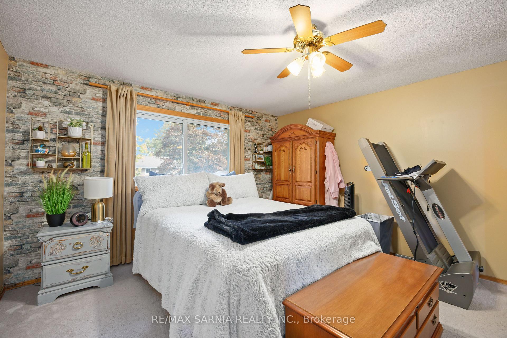 Photo 18 of 4552 Shamrock Street, Enniskillen, Oil Springs — HOMEH