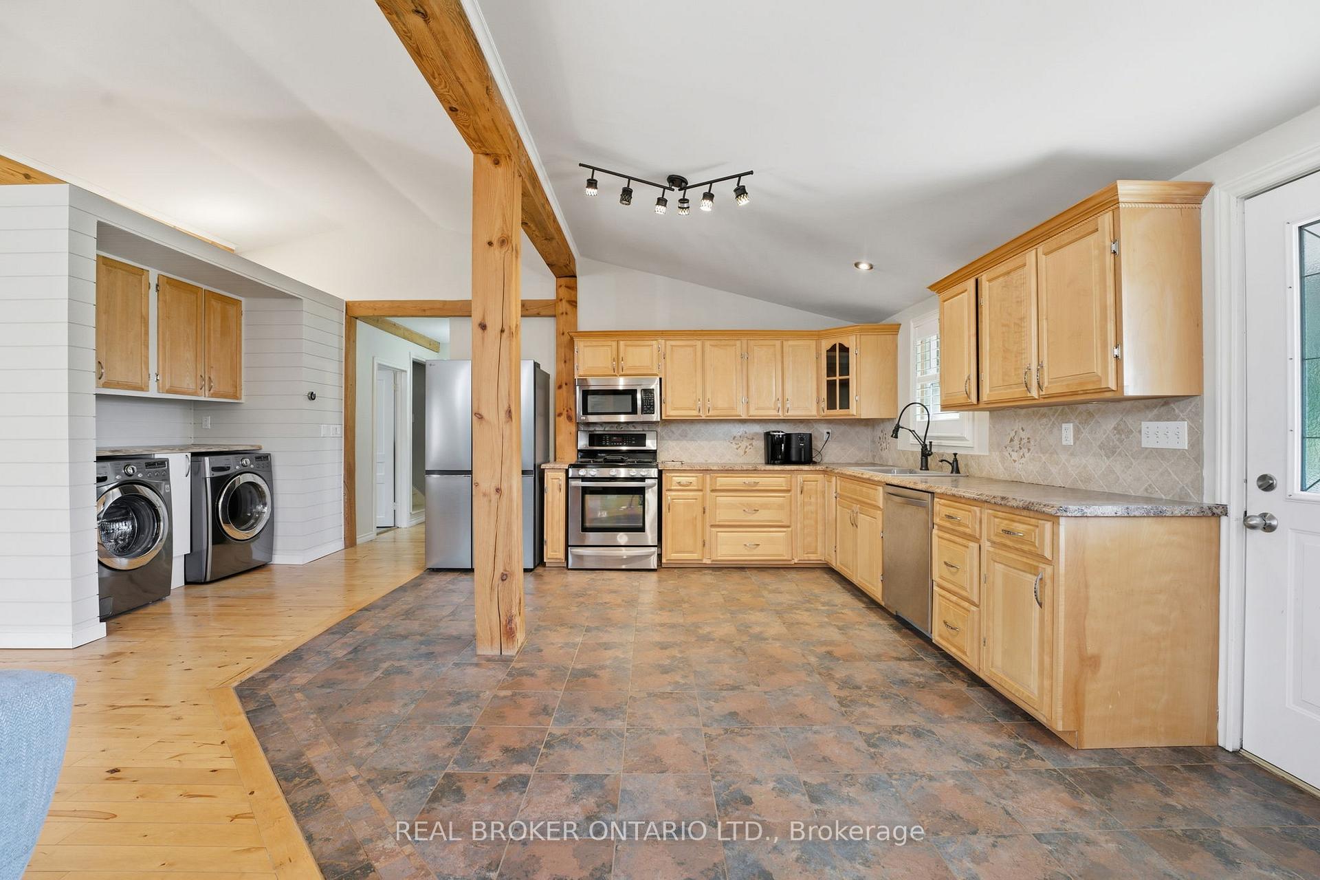 Photo 8 of 11683 Springfield Road, Malahide, Springfield — HOMEH