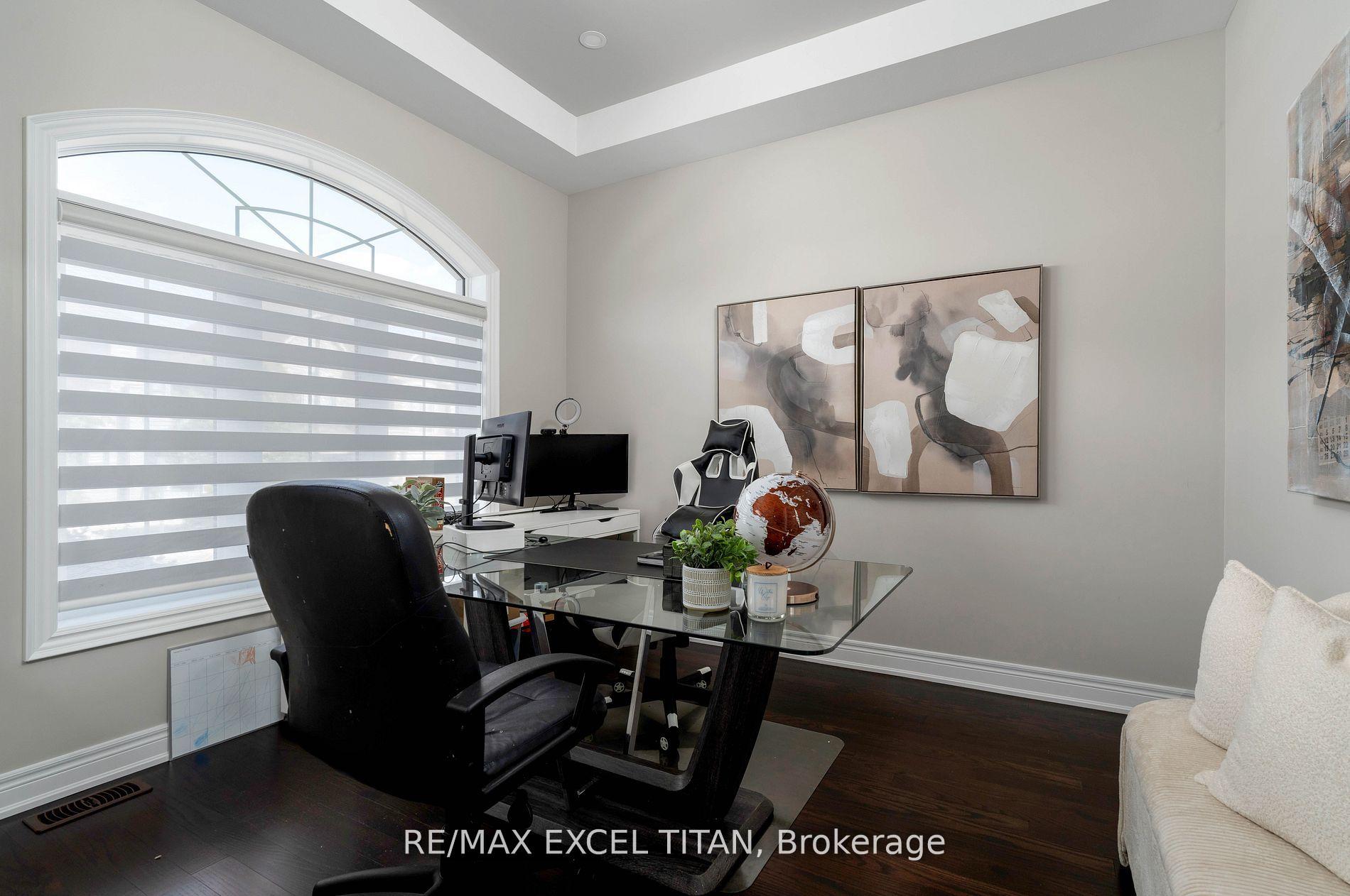 Photo 4 of 32 Longevity Road, Brampton, Northwest Brampton — HOMEH