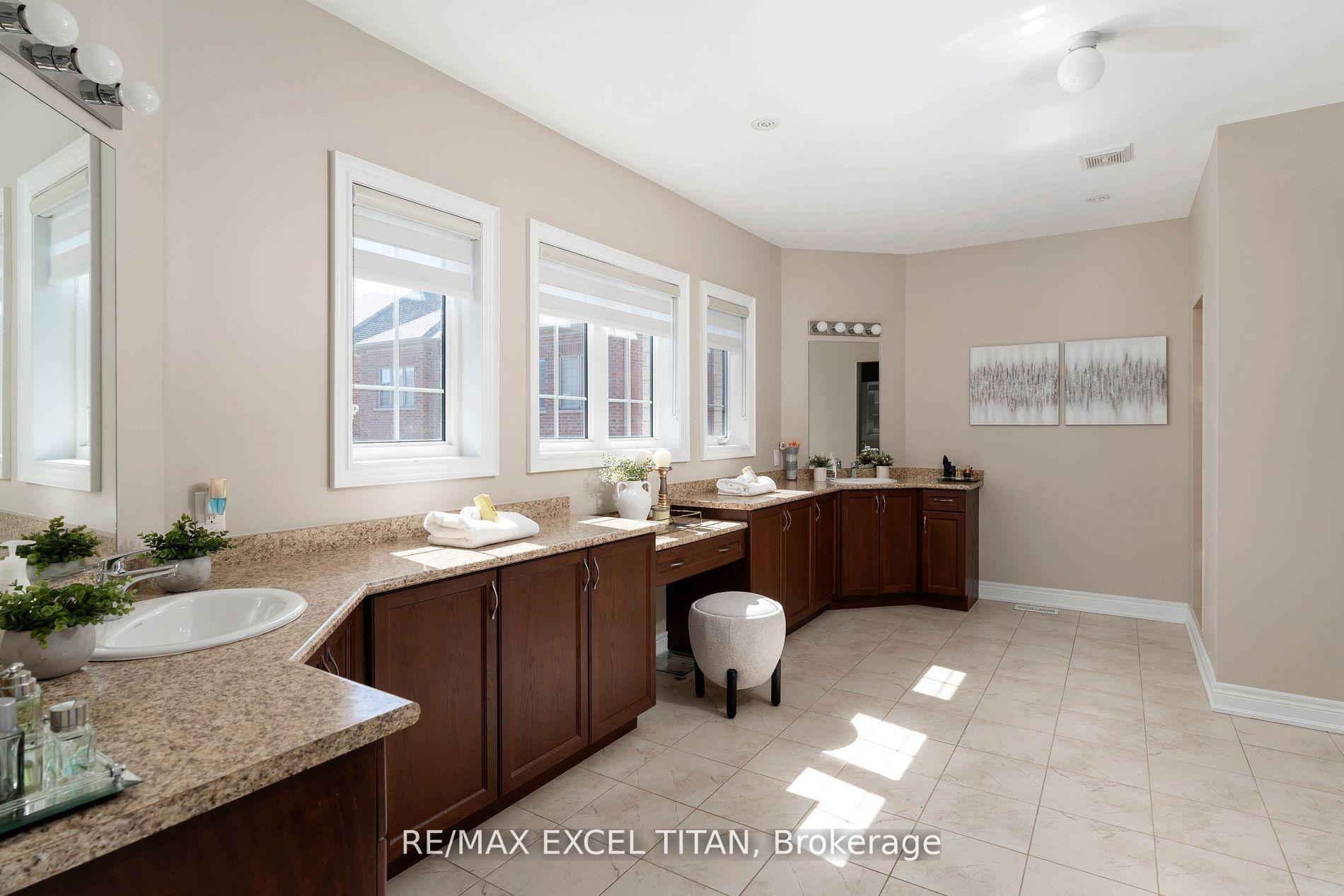 Photo 34 of 32 Longevity Road, Brampton, Northwest Brampton — HOMEH