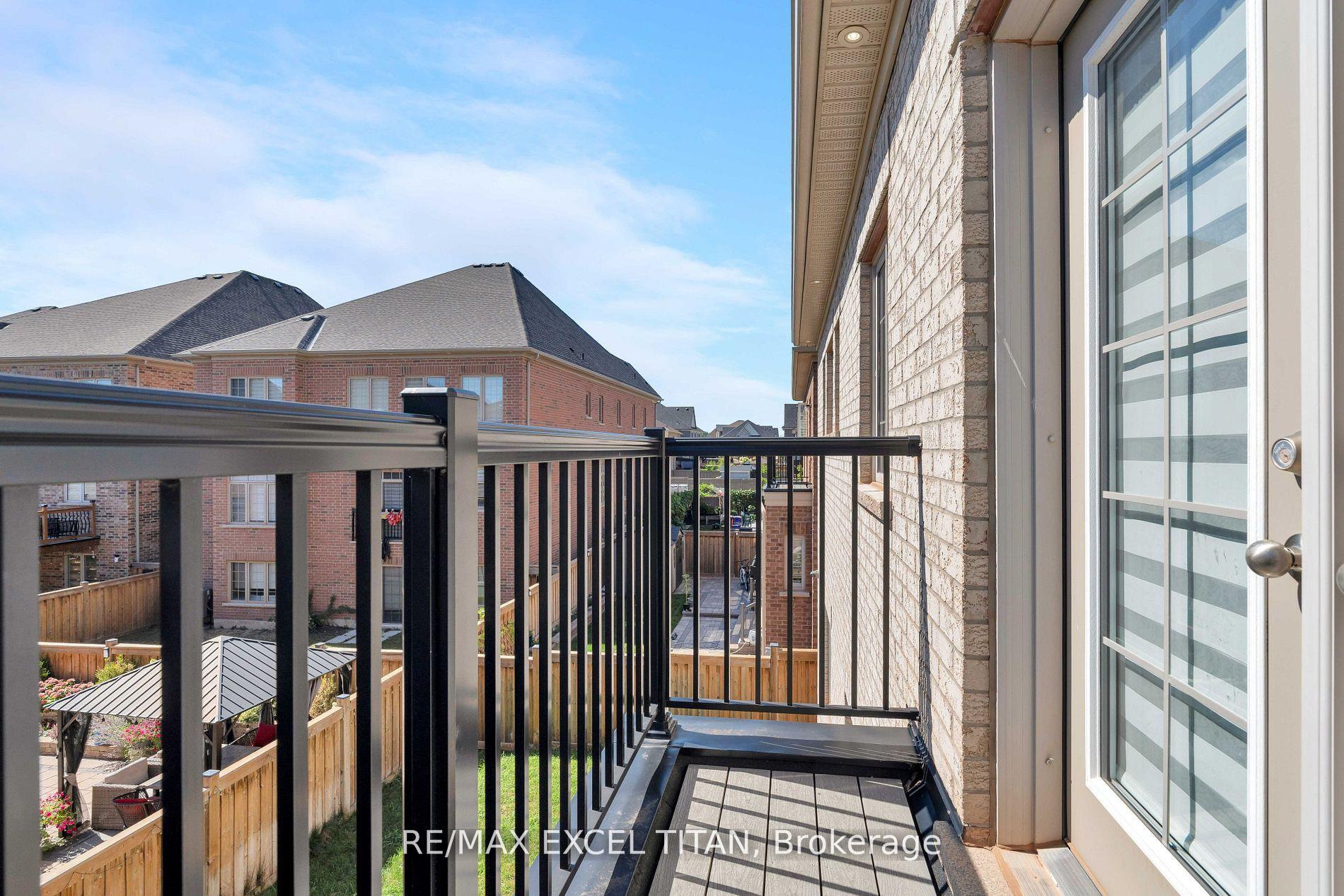 Photo 38 of 32 Longevity Road, Brampton, Northwest Brampton — HOMEH