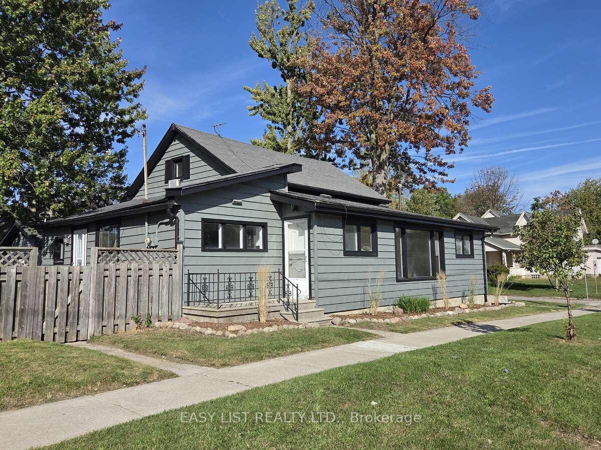 Photo 4 of 12 Montgomery Street, Leamington — HOMEH