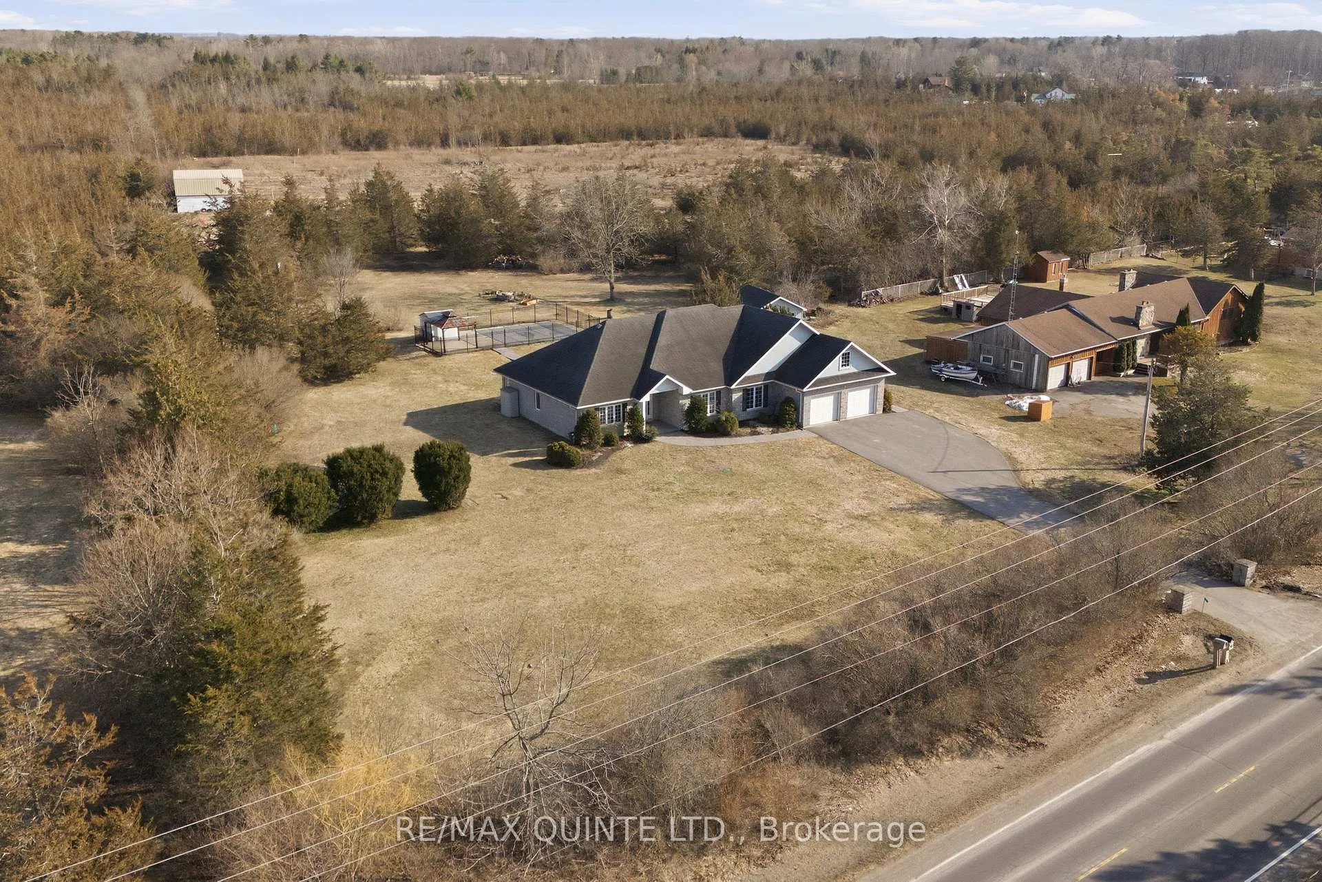 Photo 3 of 3717 County Rd 3, Prince Edward County, Ameliasburg Ward — HOMEH