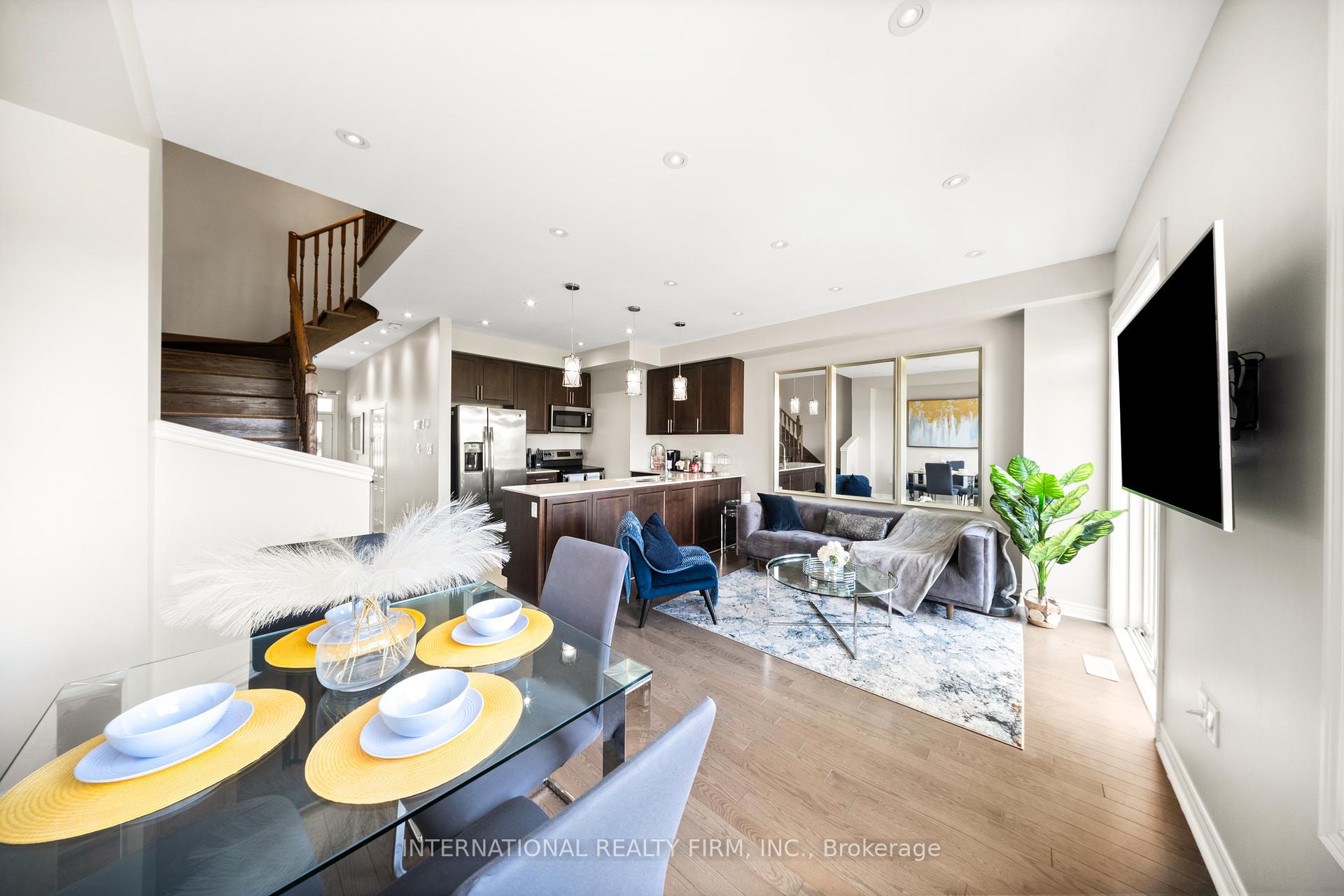 Photo 1 of 8 Hogan Manor Drive, Brampton, Northwest Brampton — HOMEH