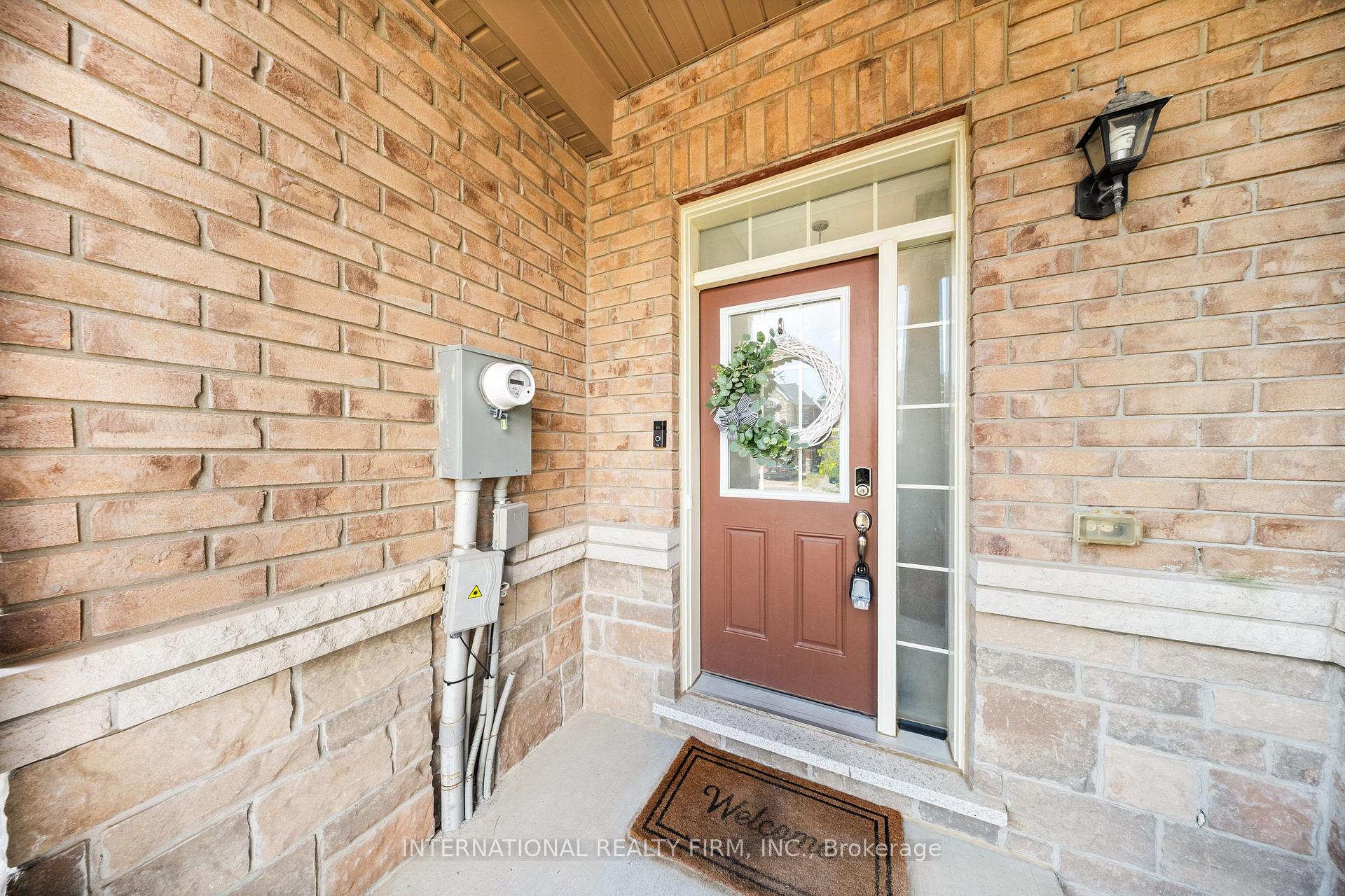 Photo 3 of 8 Hogan Manor Drive, Brampton, Northwest Brampton — HOMEH