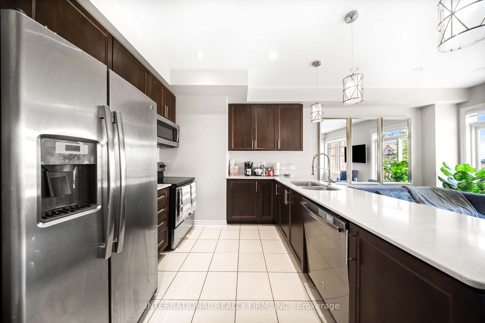 Photo 5 of 8 Hogan Manor Drive, Brampton, Northwest Brampton — HOMEH