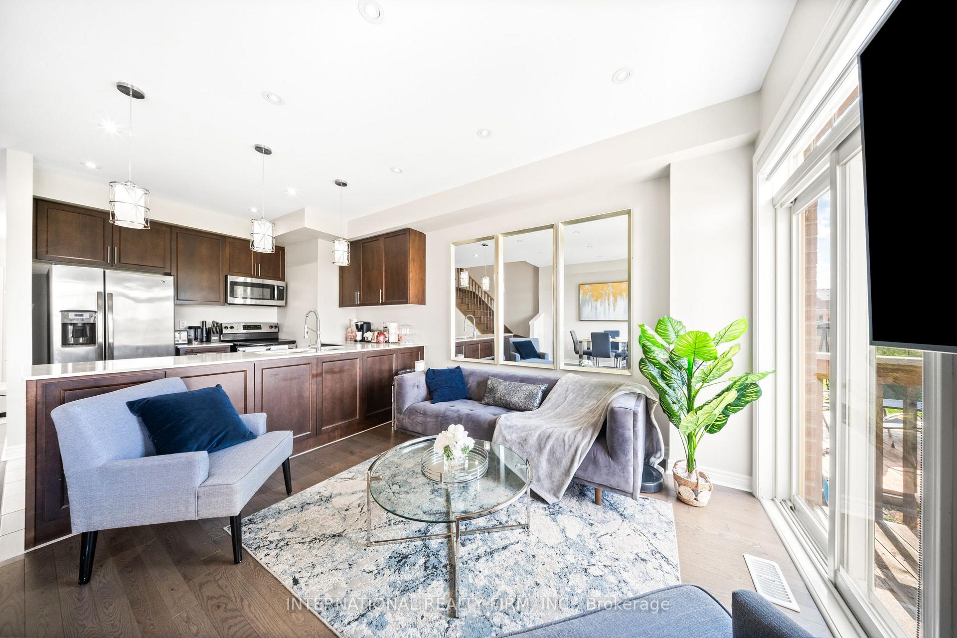 Photo 8 of 8 Hogan Manor Drive, Brampton, Northwest Brampton — HOMEH