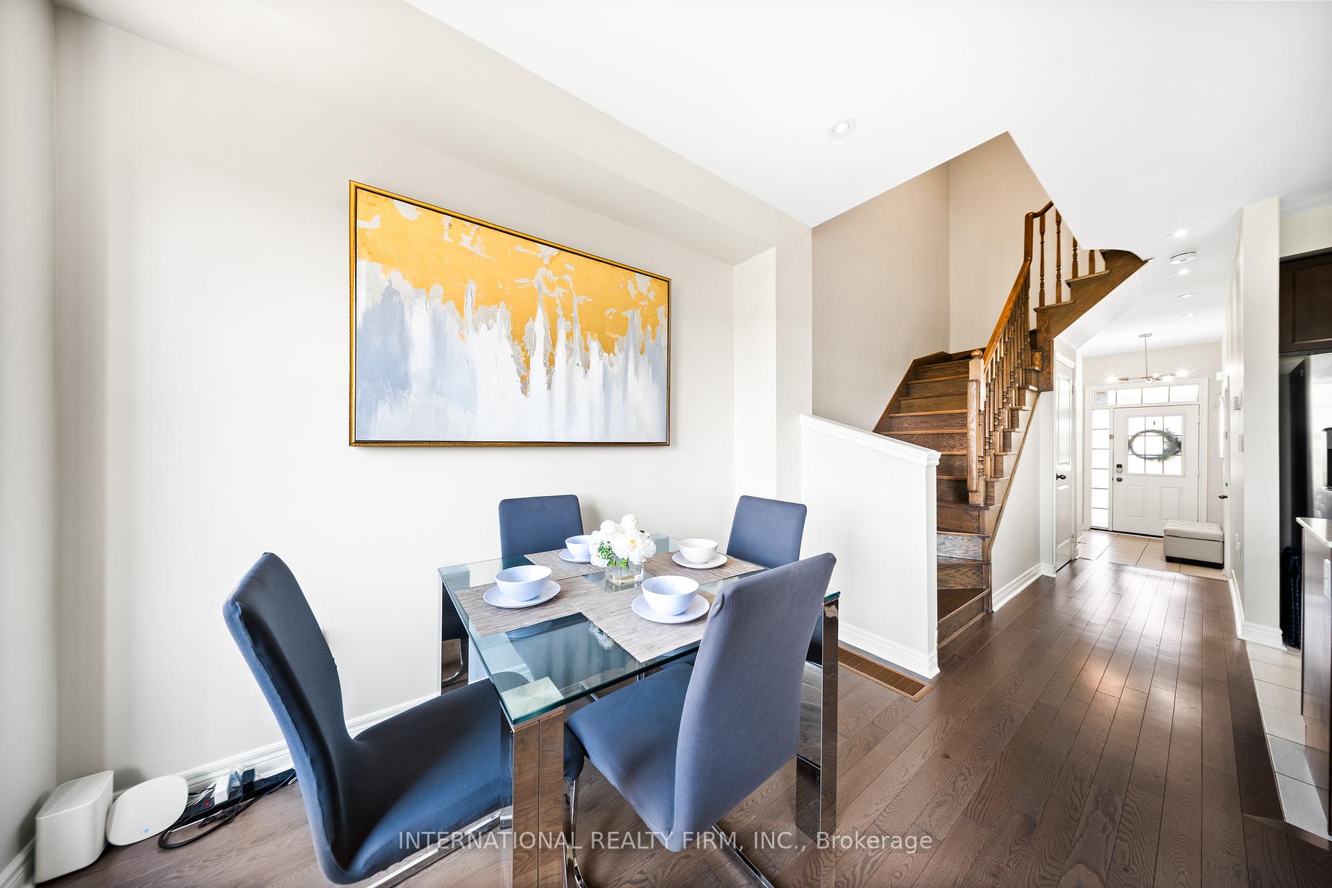 Photo 11 of 8 Hogan Manor Drive, Brampton, Northwest Brampton — HOMEH