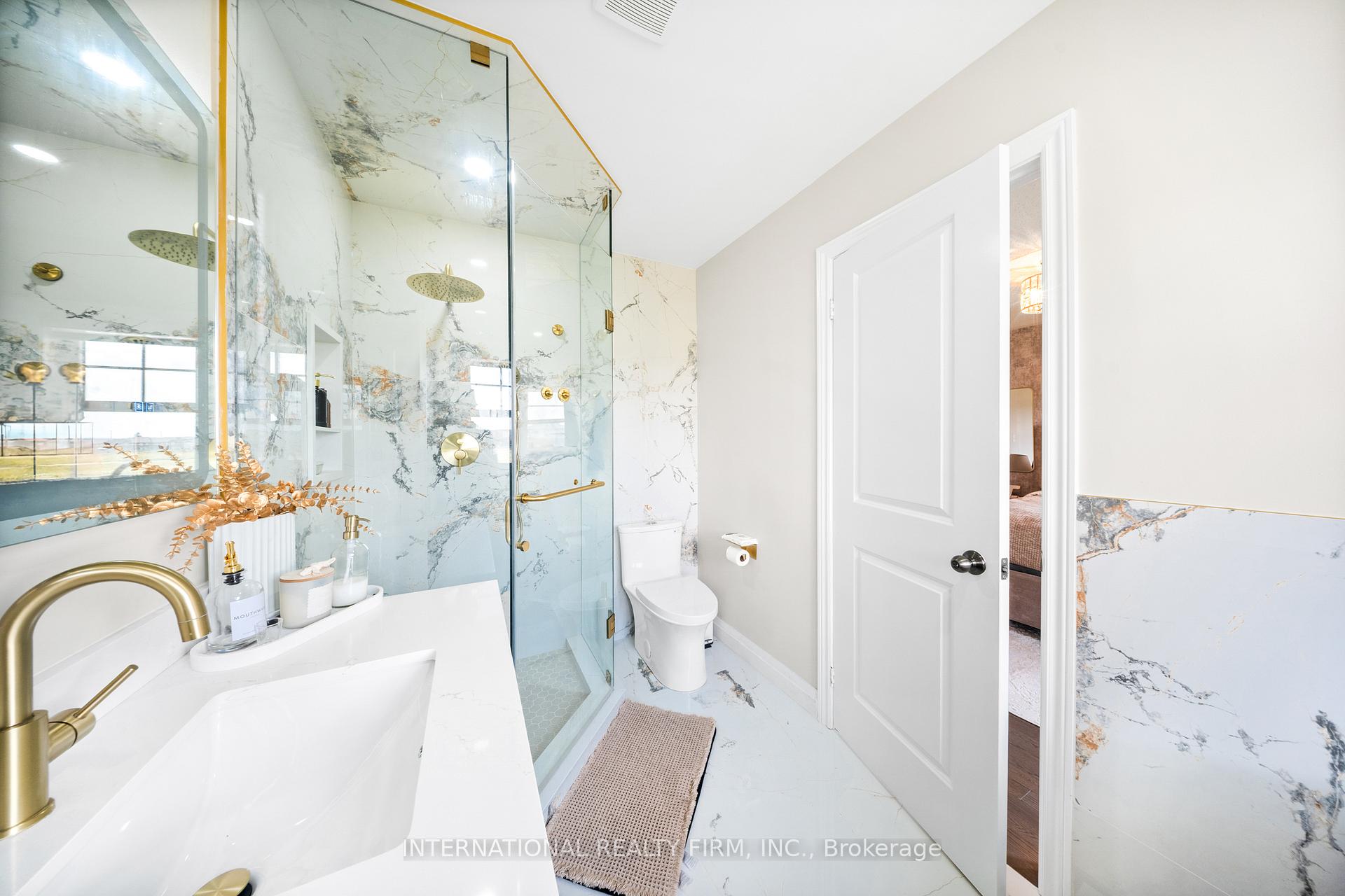 Photo 18 of 8 Hogan Manor Drive, Brampton, Northwest Brampton — HOMEH