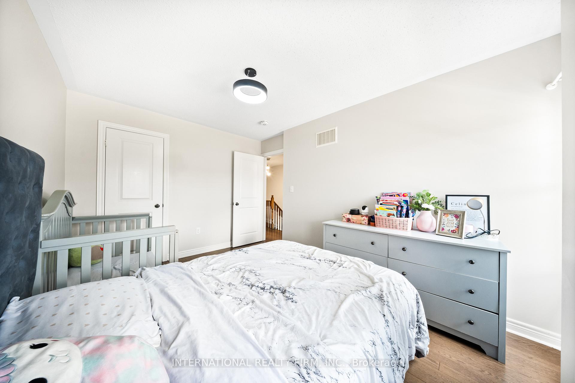 Photo 20 of 8 Hogan Manor Drive, Brampton, Northwest Brampton — HOMEH