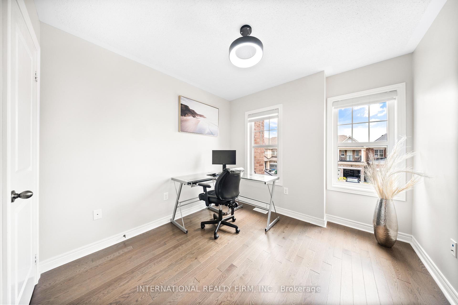 Photo 21 of 8 Hogan Manor Drive, Brampton, Northwest Brampton — HOMEH