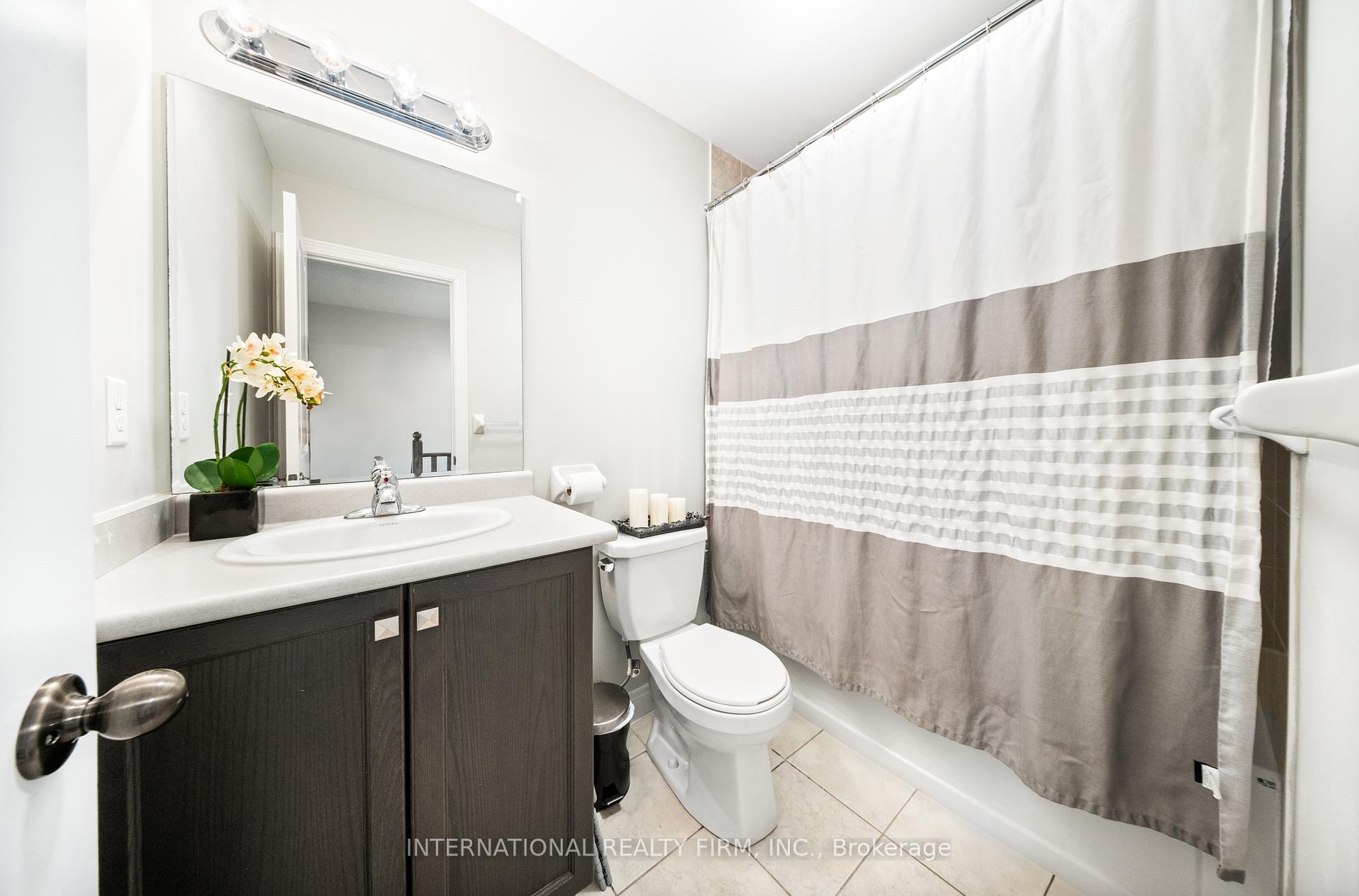 Photo 23 of 8 Hogan Manor Drive, Brampton, Northwest Brampton — HOMEH