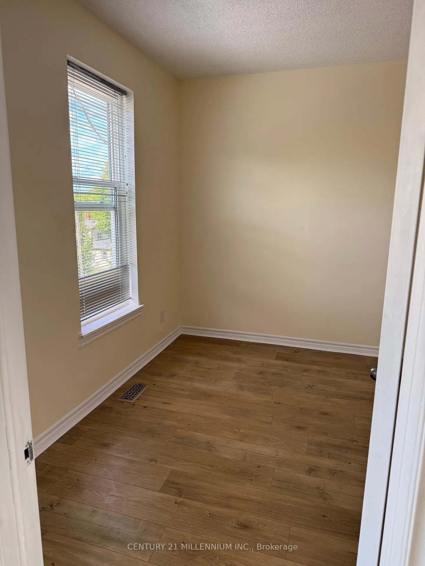 Photo 2 of Unit 1, 1529 Queen Street E, Caledon, Alton — HOMEH