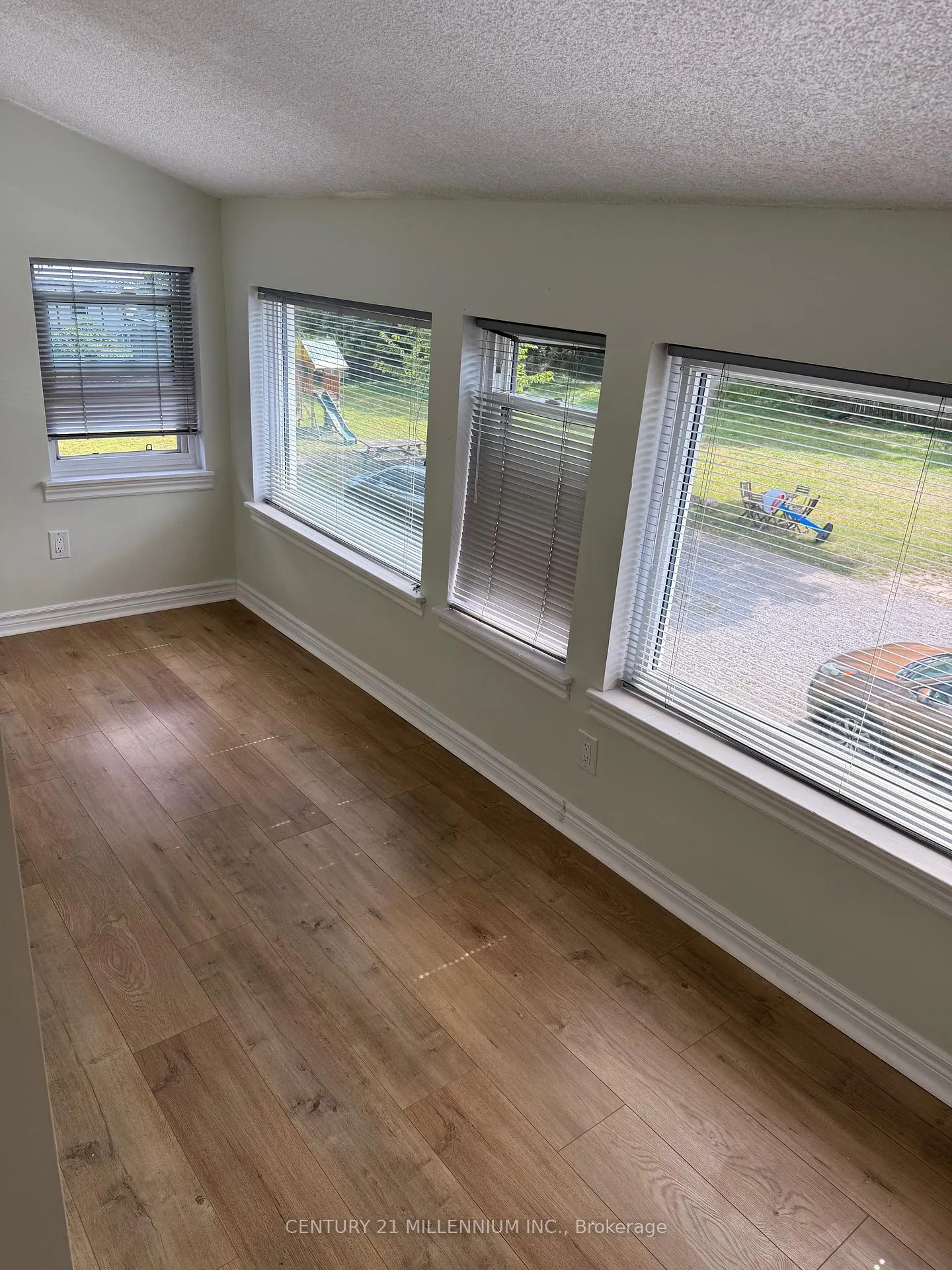 Photo 3 of Unit 1, 1529 Queen Street E, Caledon, Alton — HOMEH