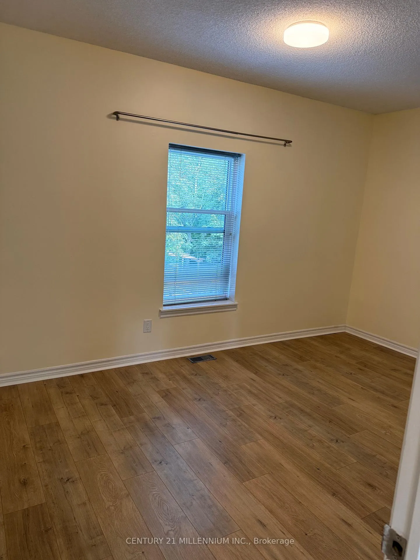 Photo 5 of Unit 1, 1529 Queen Street E, Caledon, Alton — HOMEH