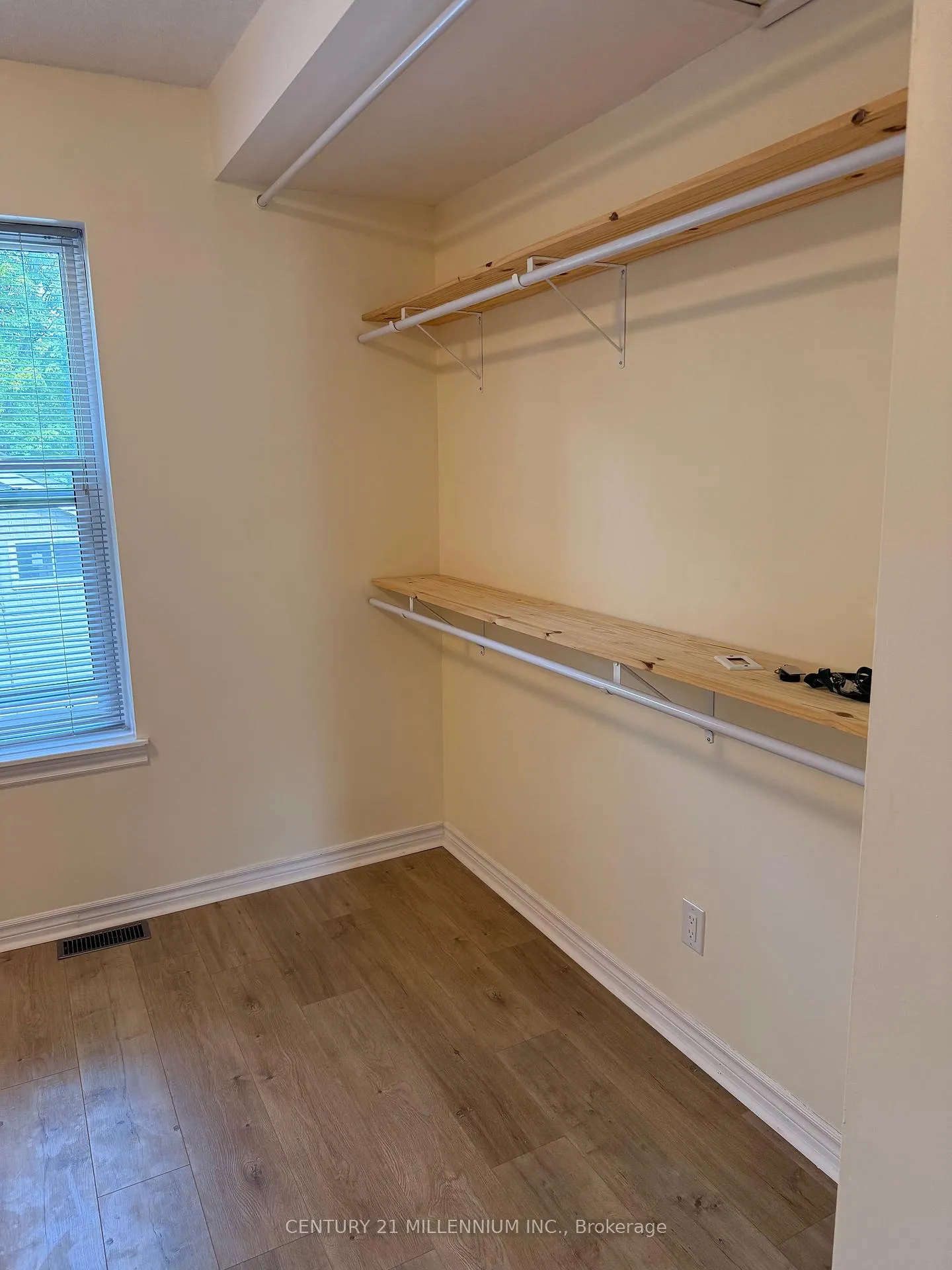 Photo 7 of Unit 1, 1529 Queen Street E, Caledon, Alton — HOMEH