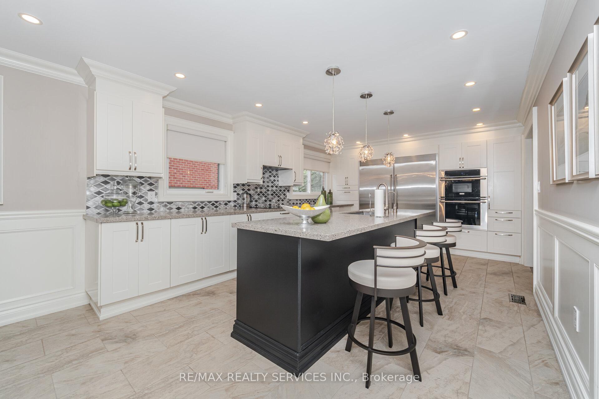 Photo 9 of 33 Carnforth Drive, Brampton, Snelgrove — HOMEH