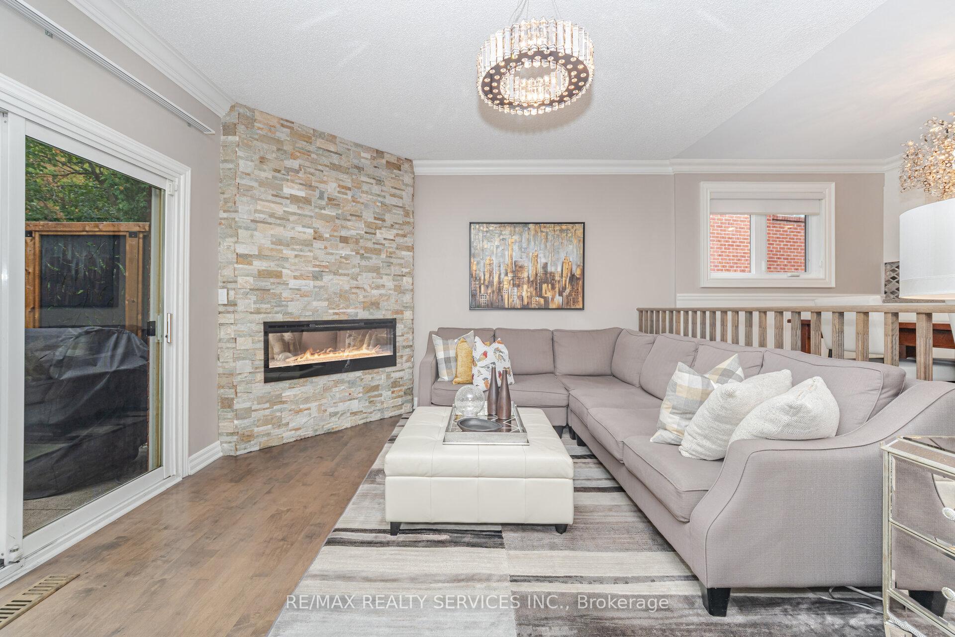 Photo 13 of 33 Carnforth Drive, Brampton, Snelgrove — HOMEH