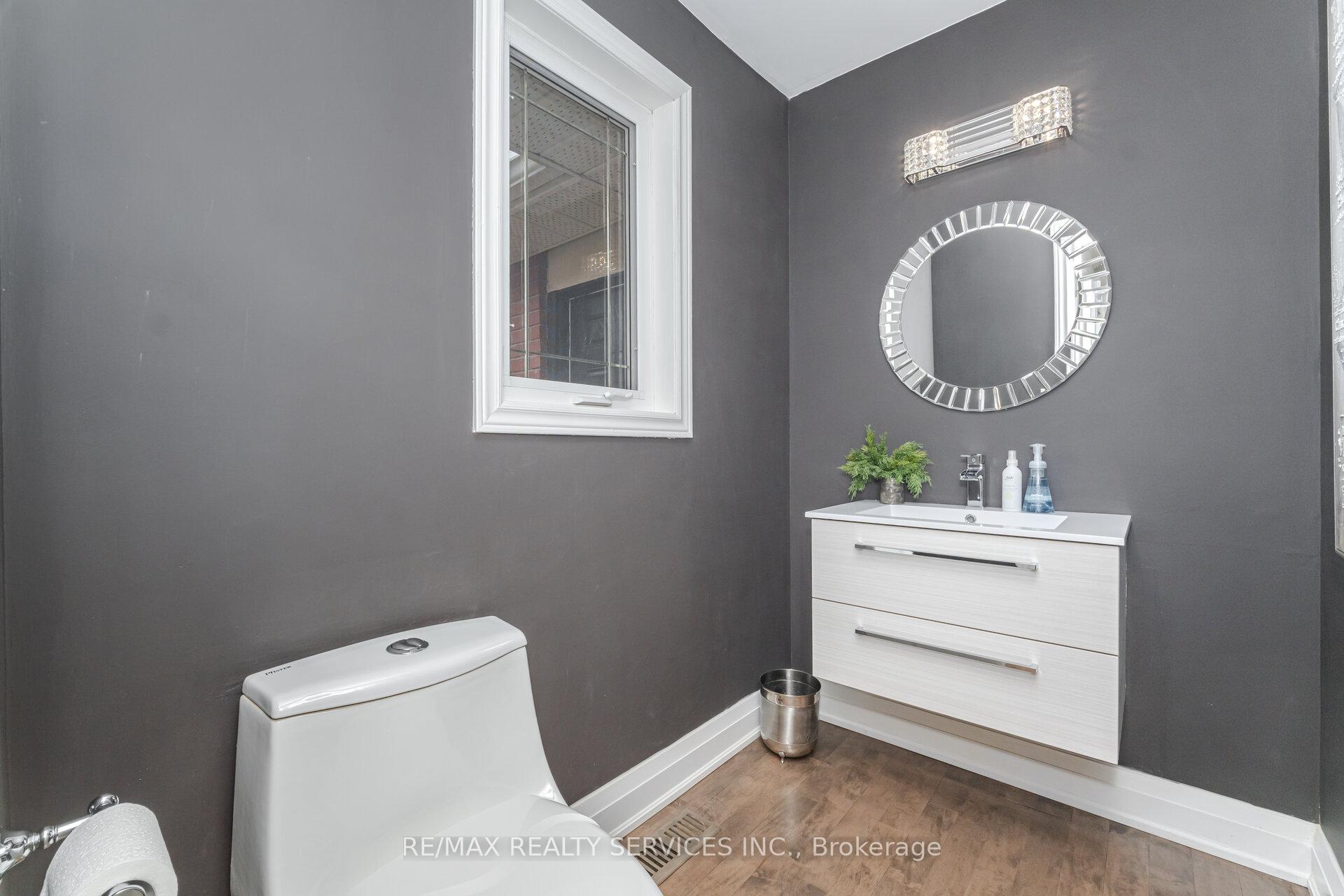 Photo 16 of 33 Carnforth Drive, Brampton, Snelgrove — HOMEH