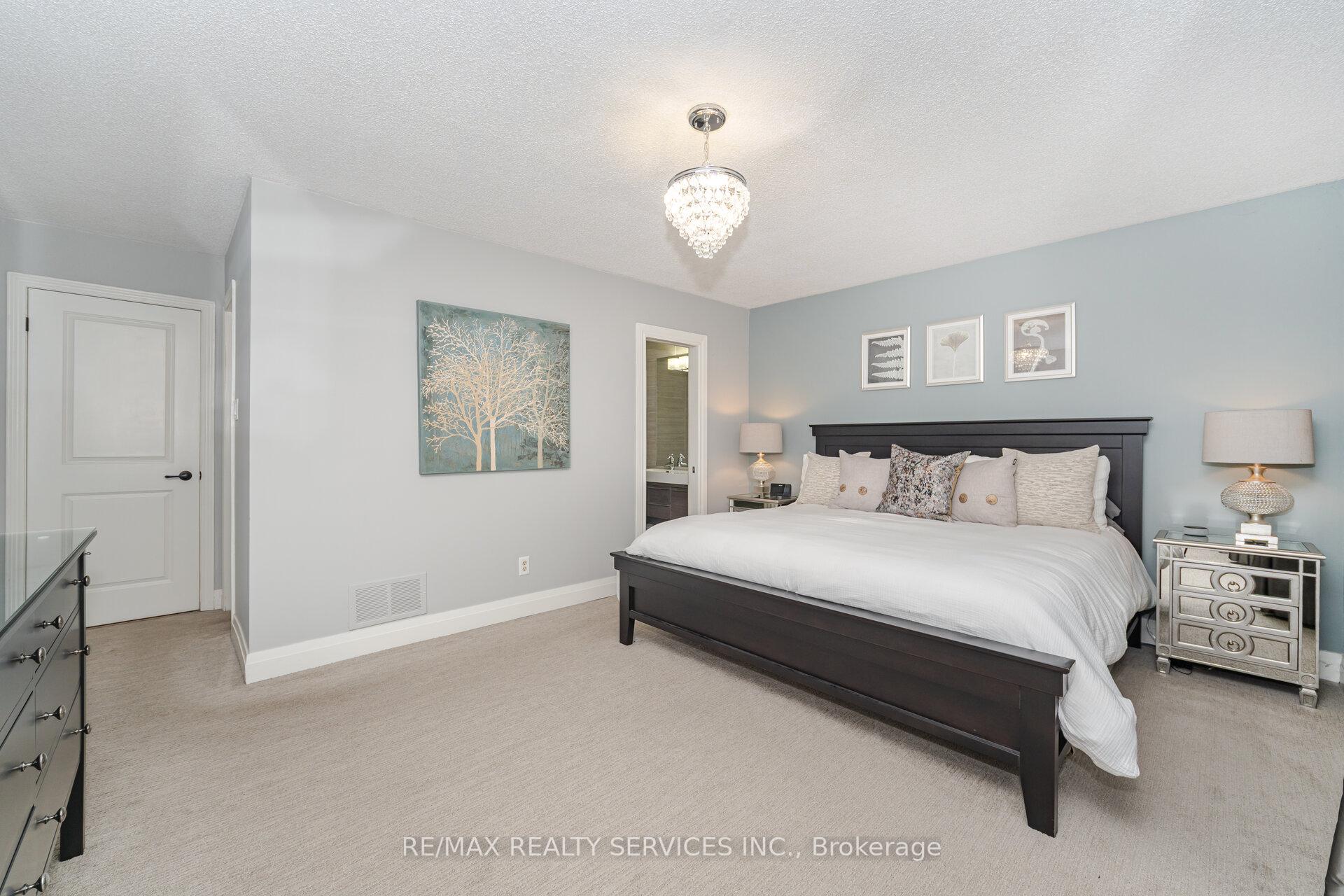 Photo 18 of 33 Carnforth Drive, Brampton, Snelgrove — HOMEH