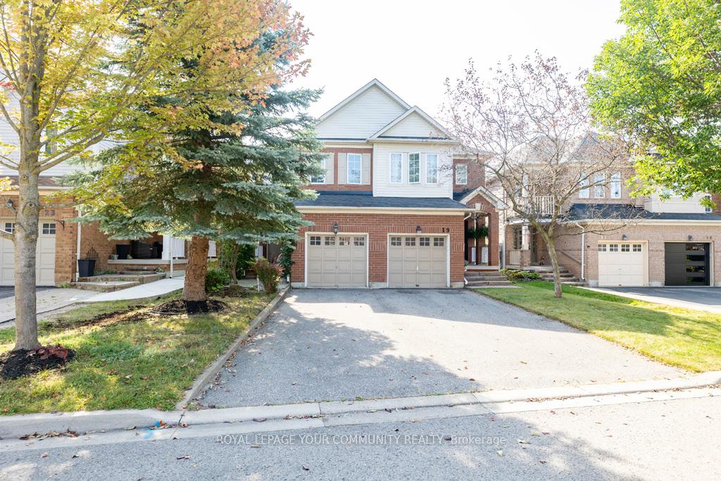 Front of 21 Baywell Crescent