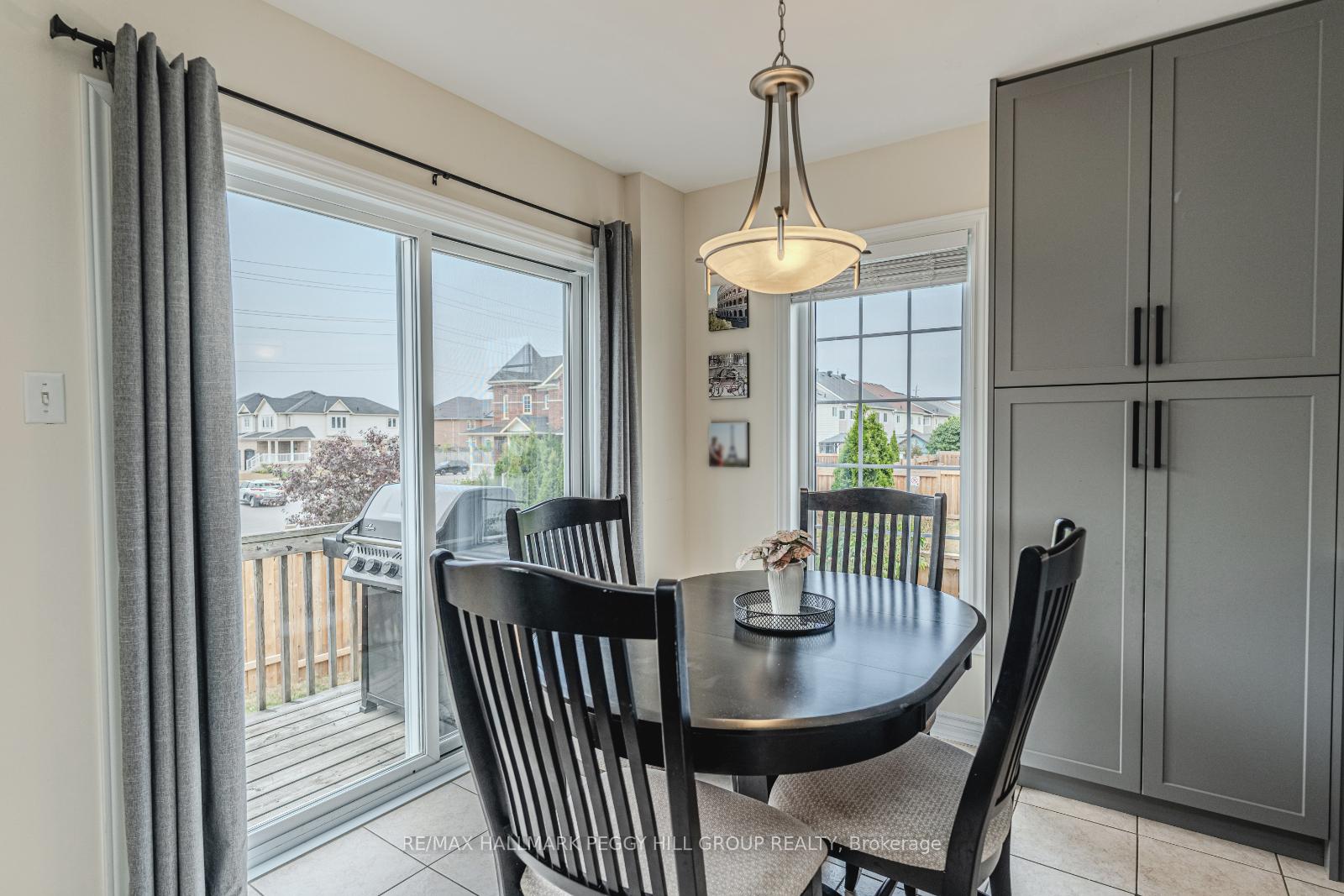Photo 7 of 42 Succession Crescent, Barrie, Innis-Shore — HOMEH