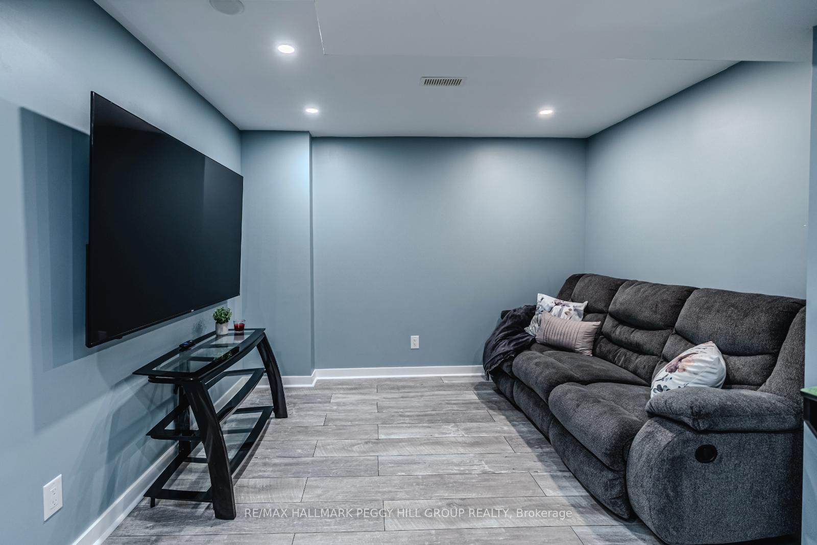Photo 17 of 42 Succession Crescent, Barrie, Innis-Shore — HOMEH
