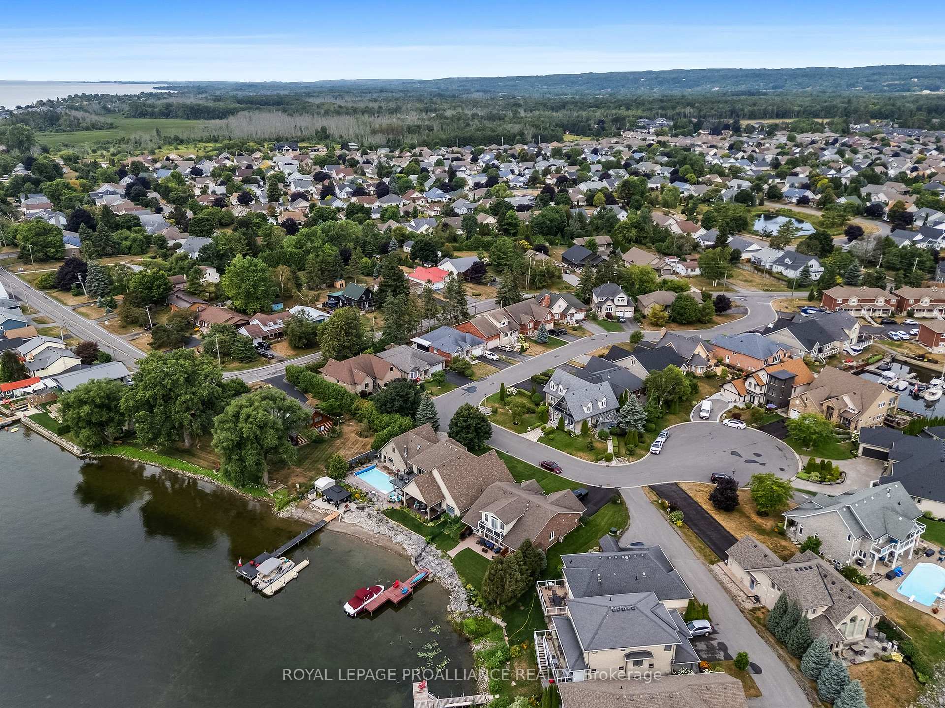 Photo 4 of 14 Edgewater Drive, Prince Edward County, Sophiasburg Ward — HOMEH