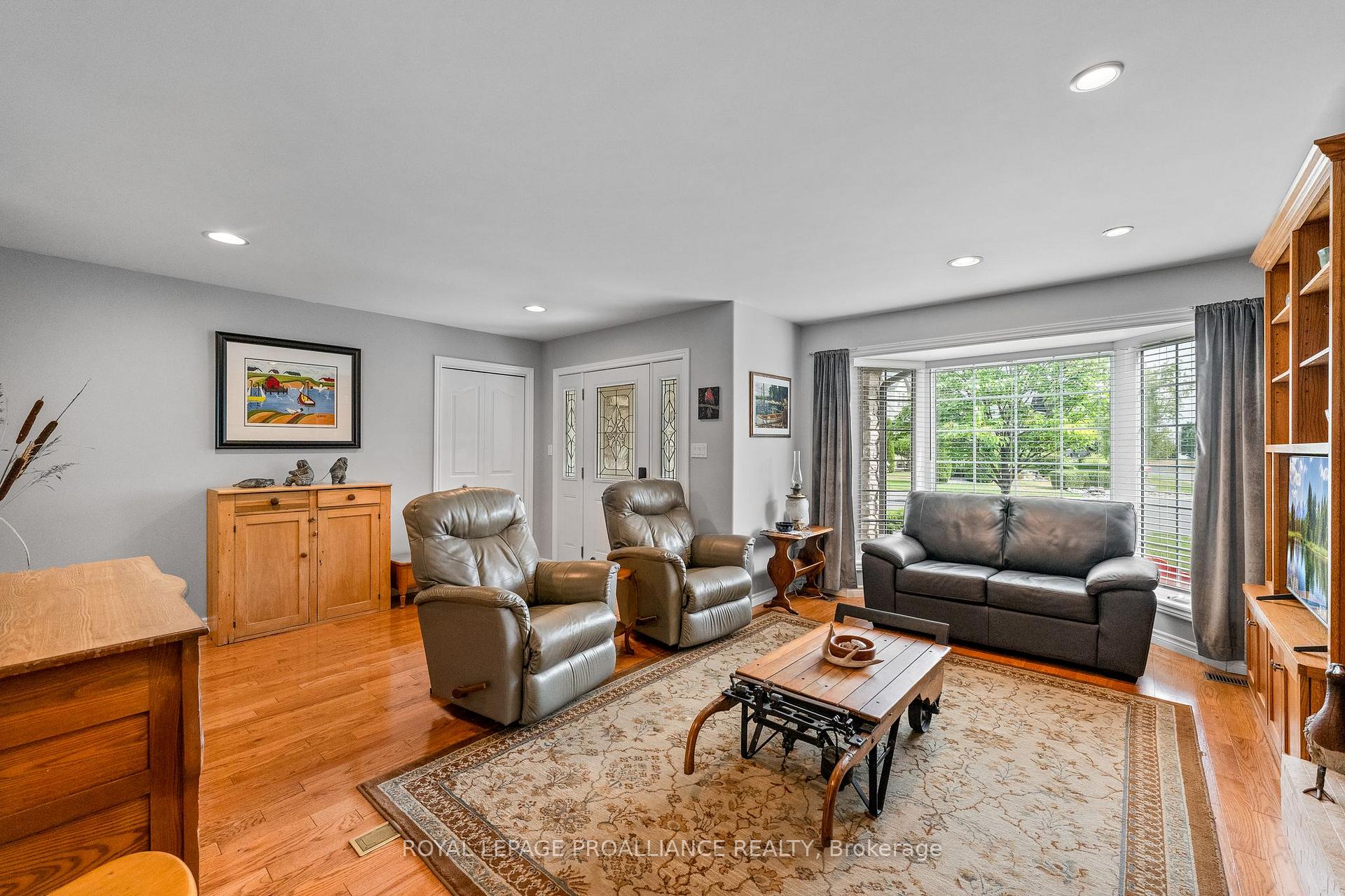 Photo 12 of 14 Edgewater Drive, Prince Edward County, Sophiasburg Ward — HOMEH