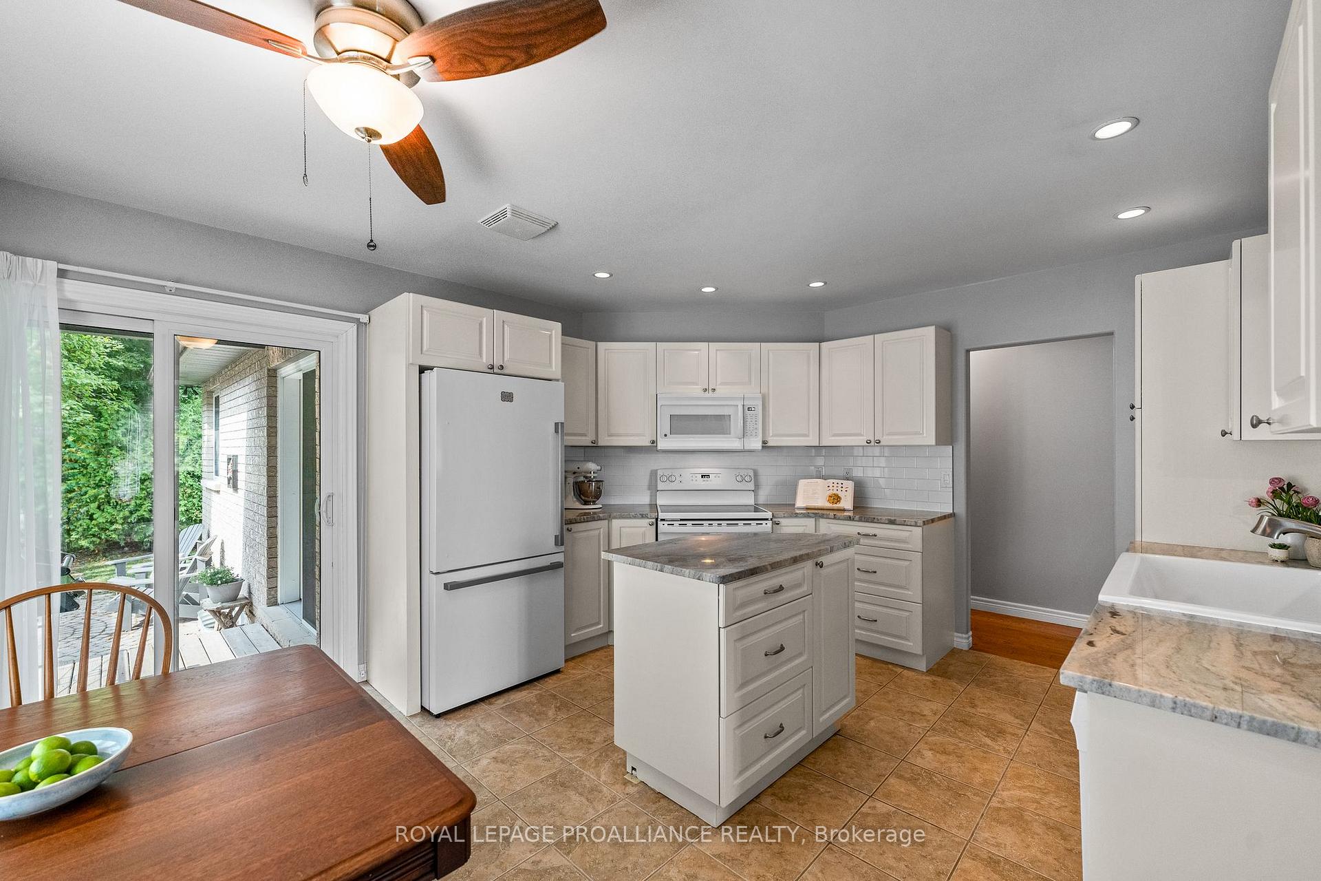 Photo 19 of 14 Edgewater Drive, Prince Edward County, Sophiasburg Ward — HOMEH