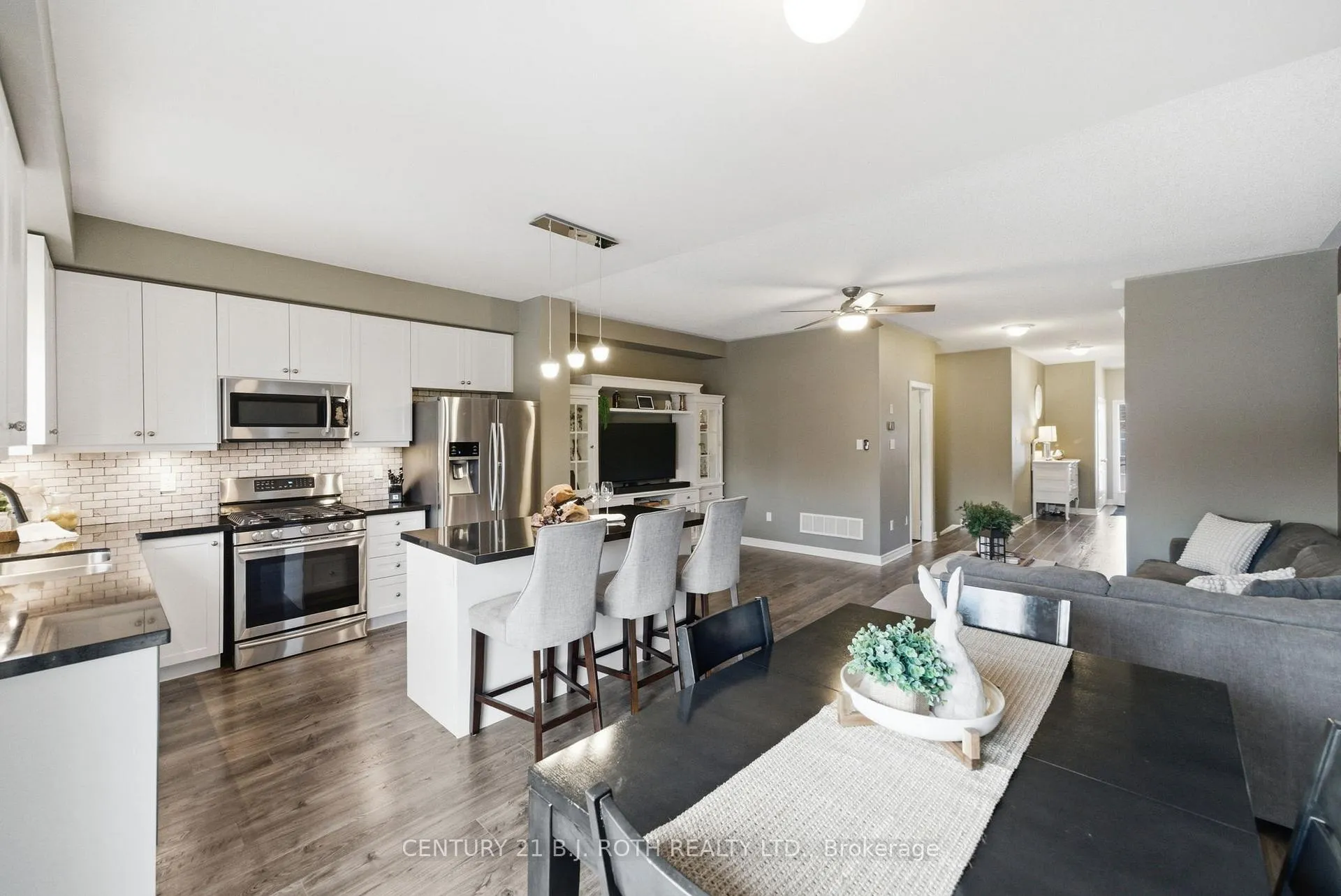 Photo 8 of 20 Bud Doucette Court, Uxbridge — HOMEH