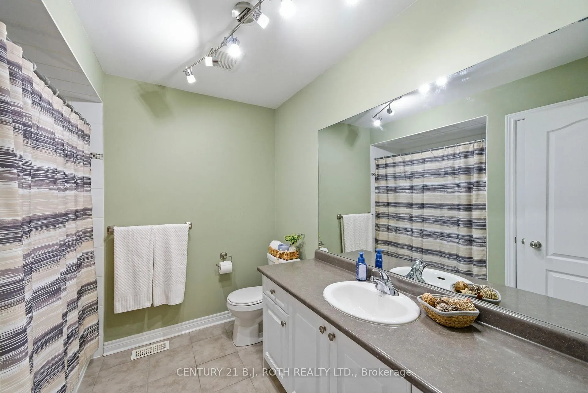 Photo 19 of 20 Bud Doucette Court, Uxbridge — HOMEH