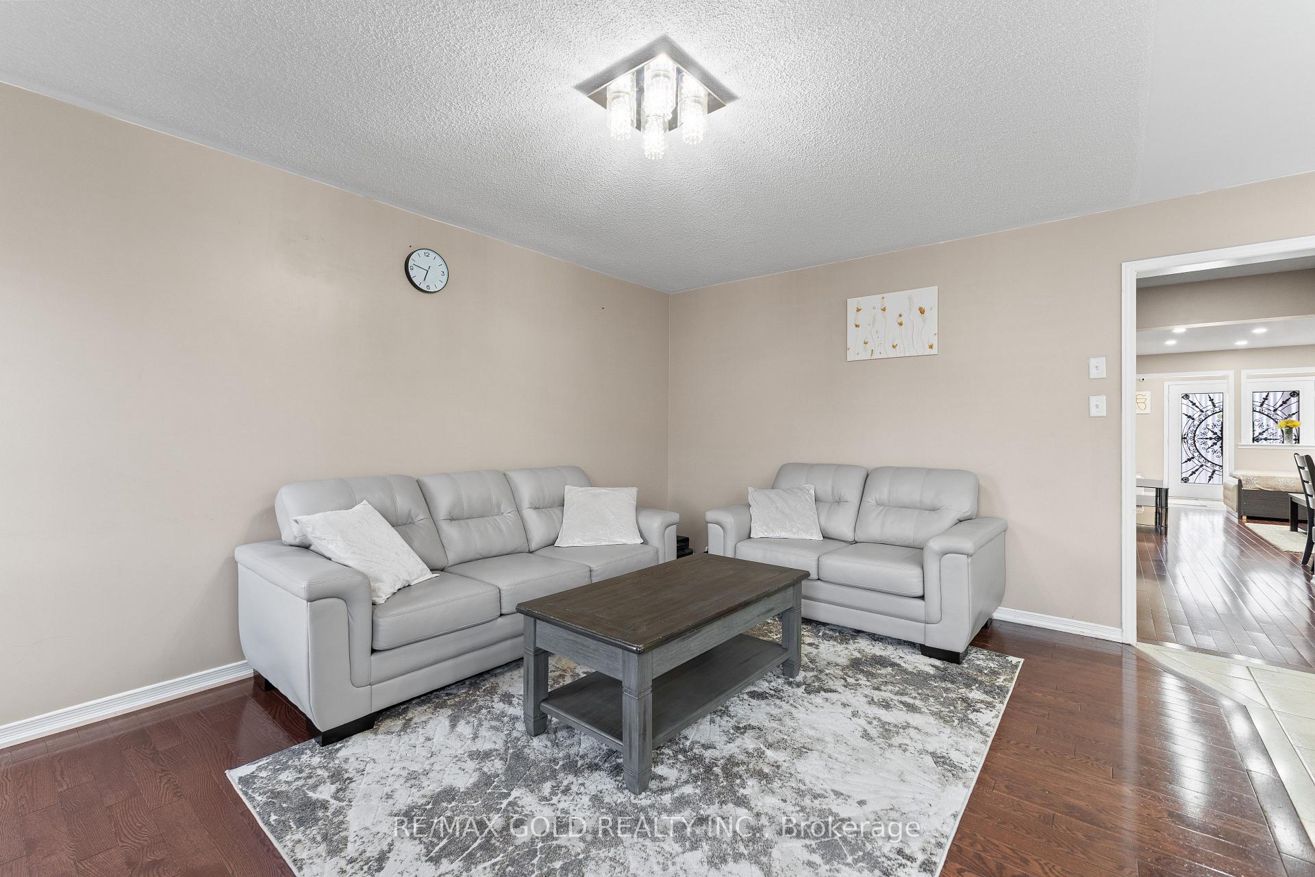 Photo 7 of 72 Newington Crescent, Brampton, Bram East — HOMEH