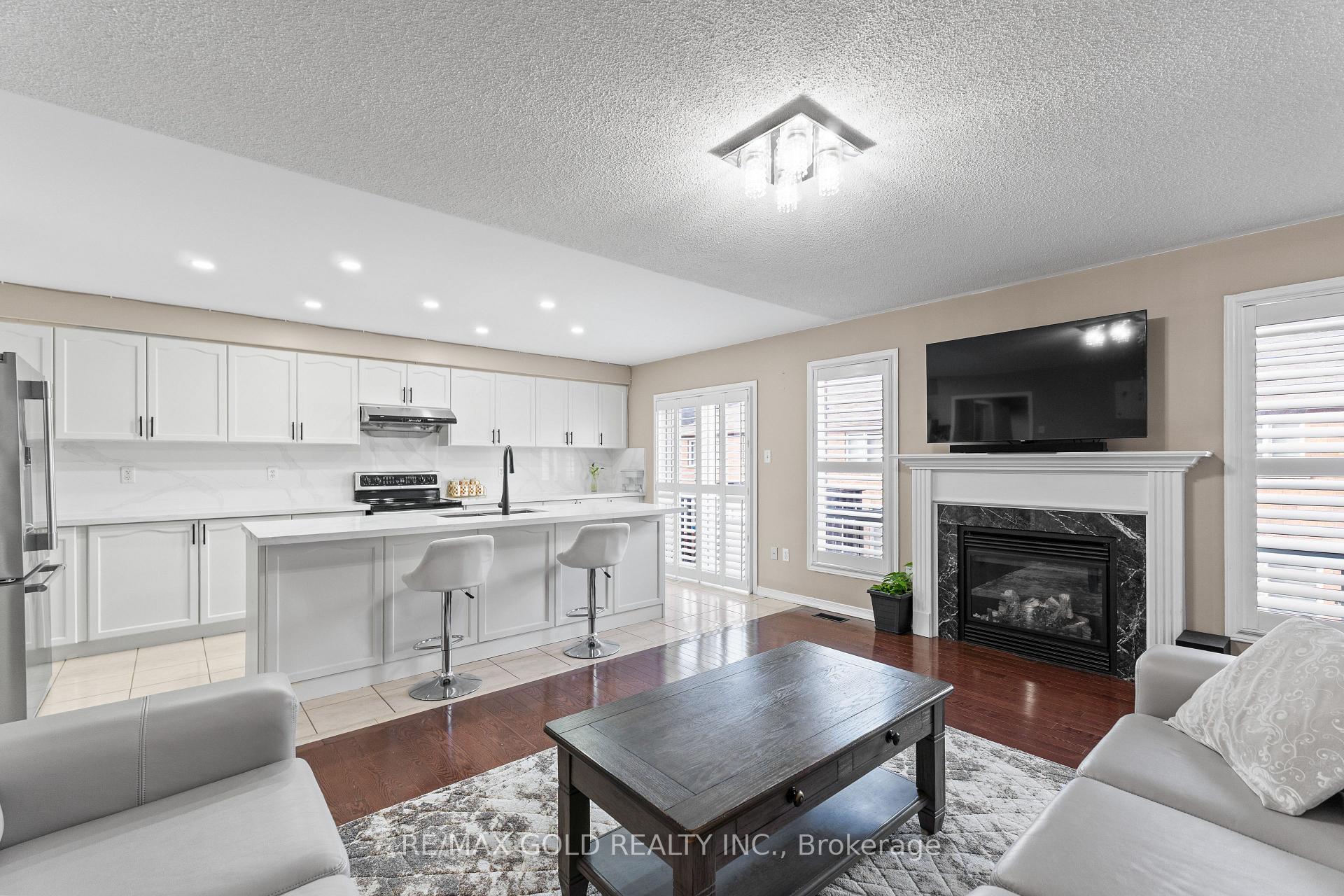Photo 8 of 72 Newington Crescent, Brampton, Bram East — HOMEH