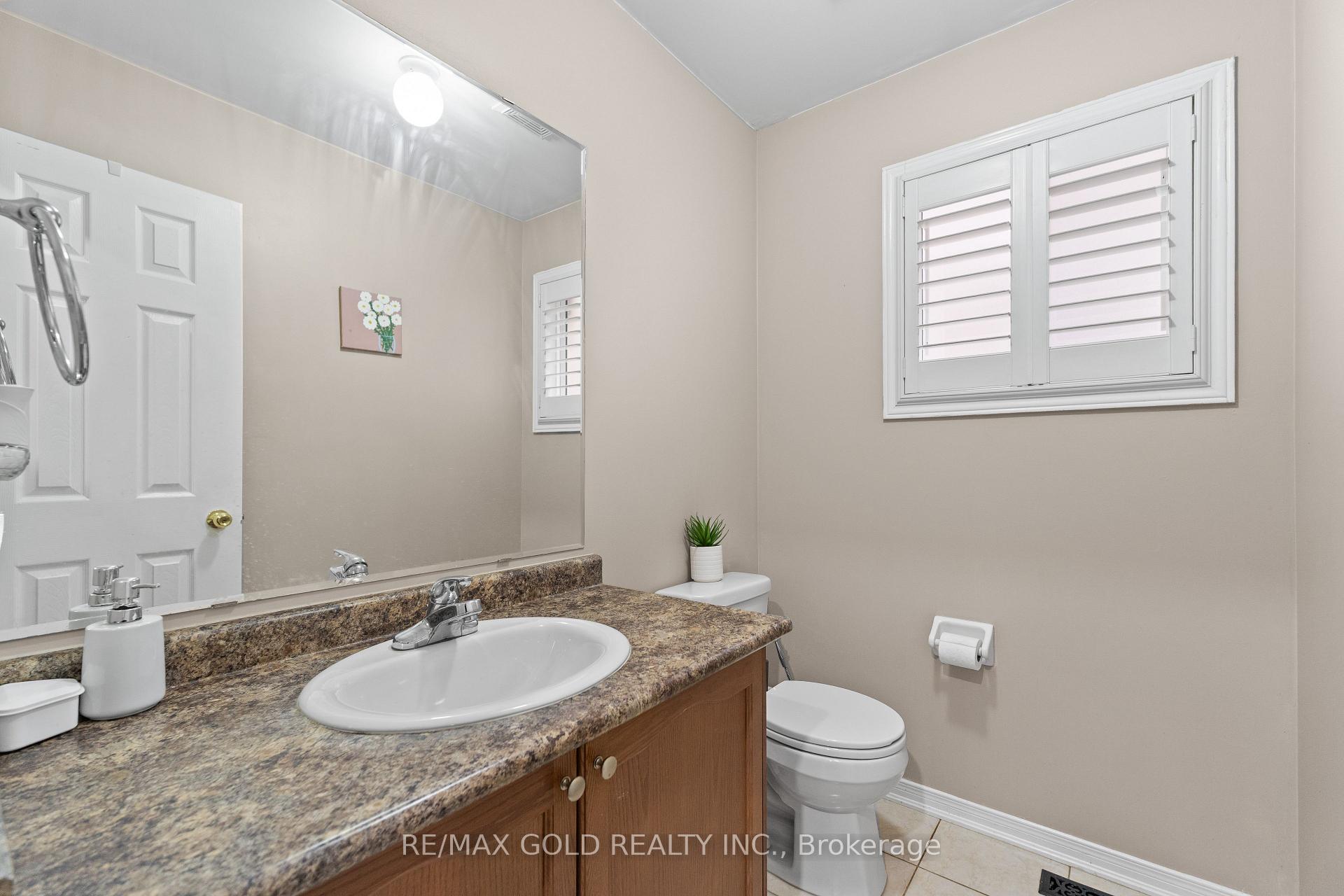 Photo 9 of 72 Newington Crescent, Brampton, Bram East — HOMEH
