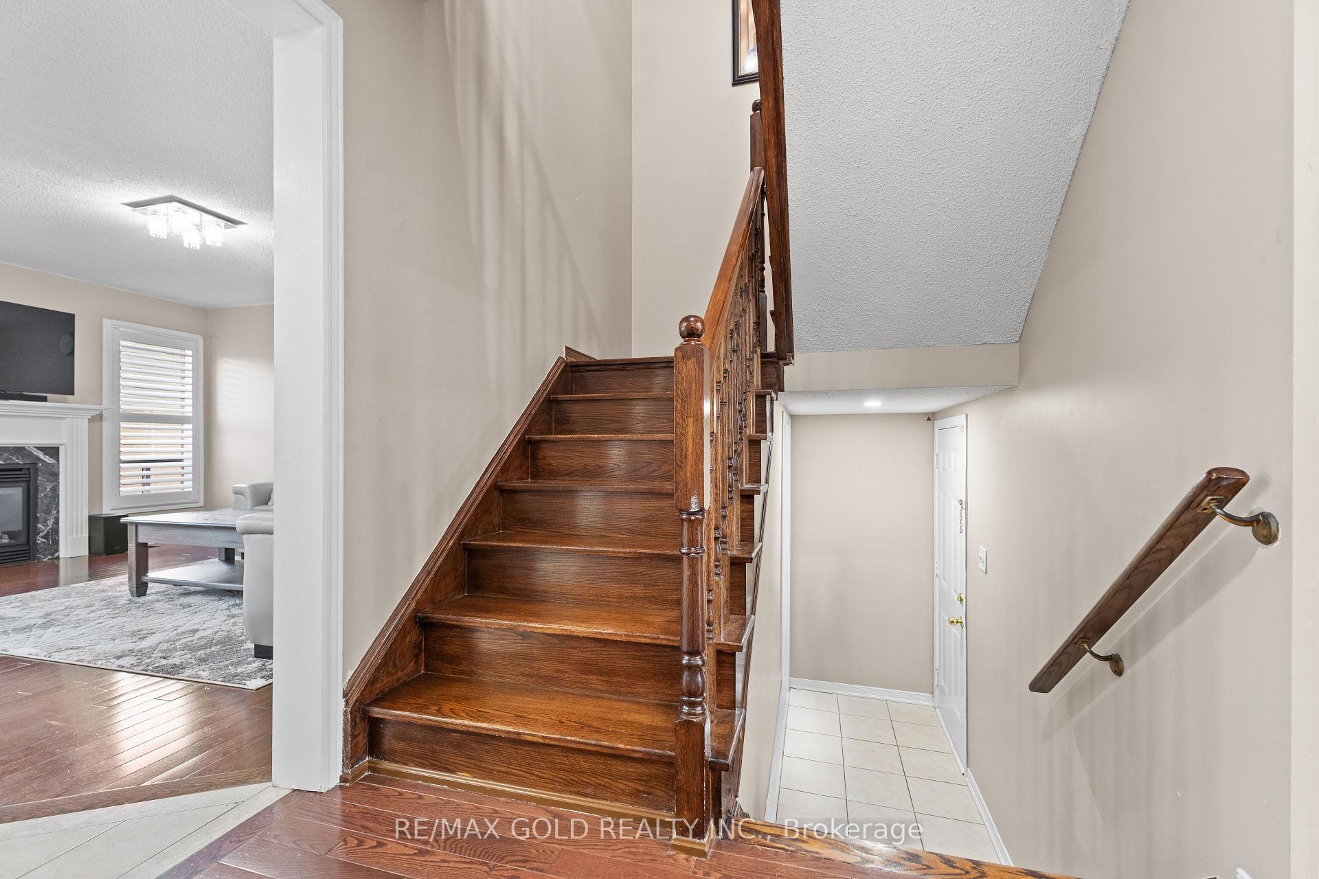 Photo 10 of 72 Newington Crescent, Brampton, Bram East — HOMEH