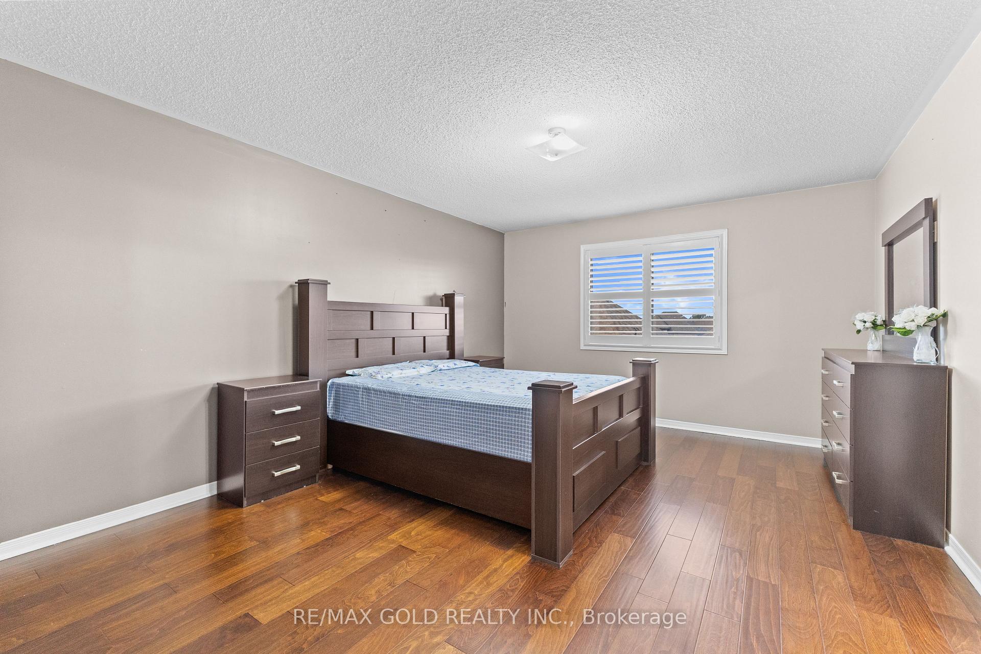 Photo 11 of 72 Newington Crescent, Brampton, Bram East — HOMEH