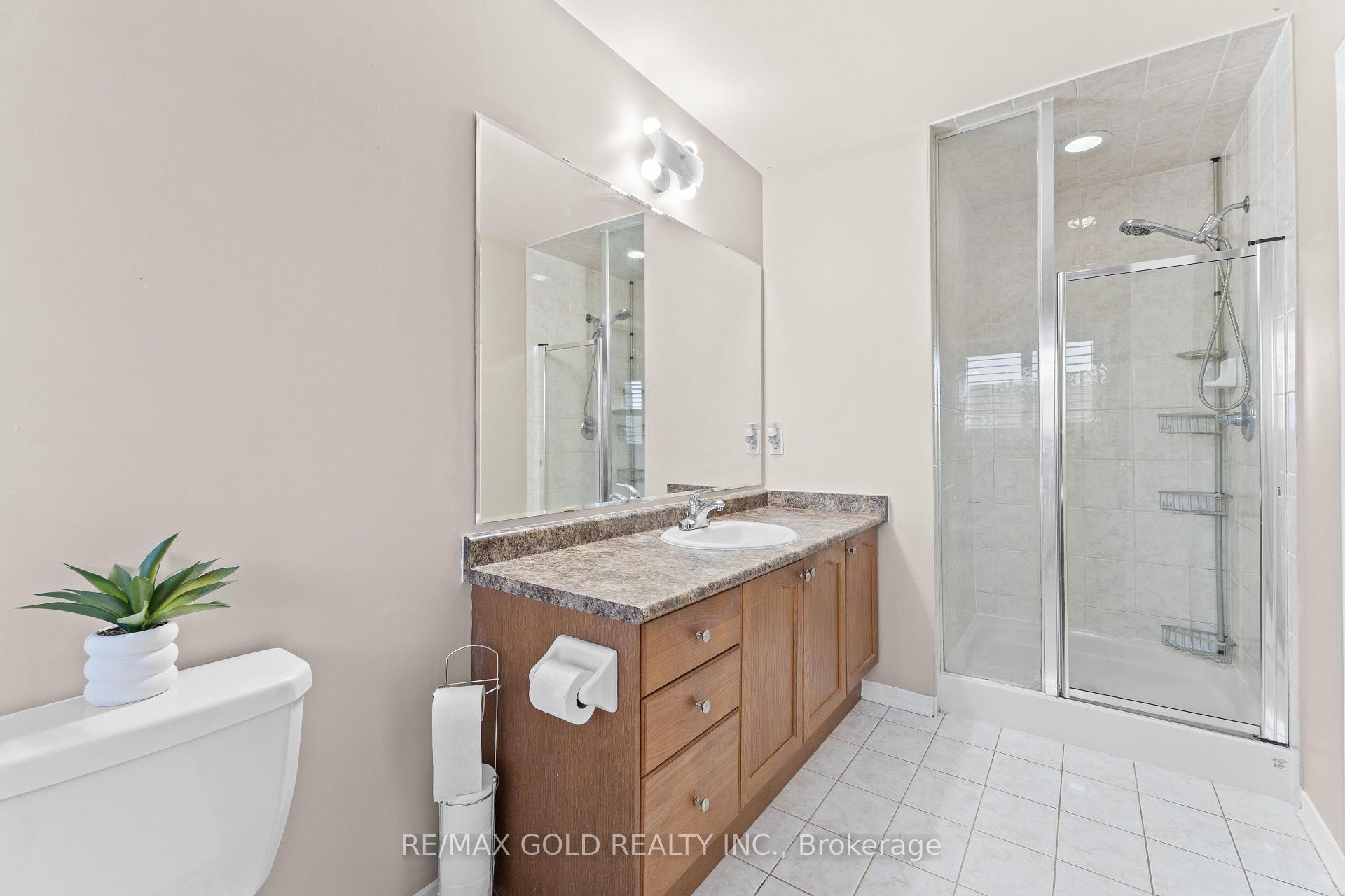 Photo 12 of 72 Newington Crescent, Brampton, Bram East — HOMEH