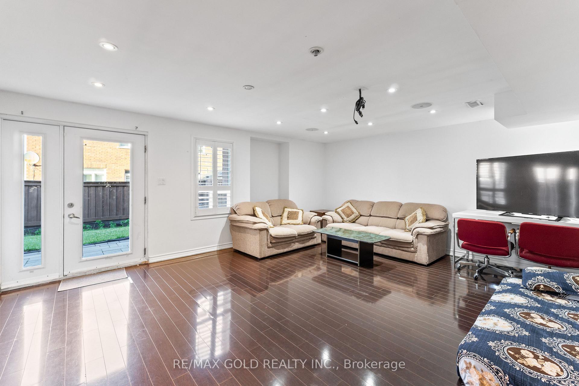Photo 18 of 72 Newington Crescent, Brampton, Bram East — HOMEH