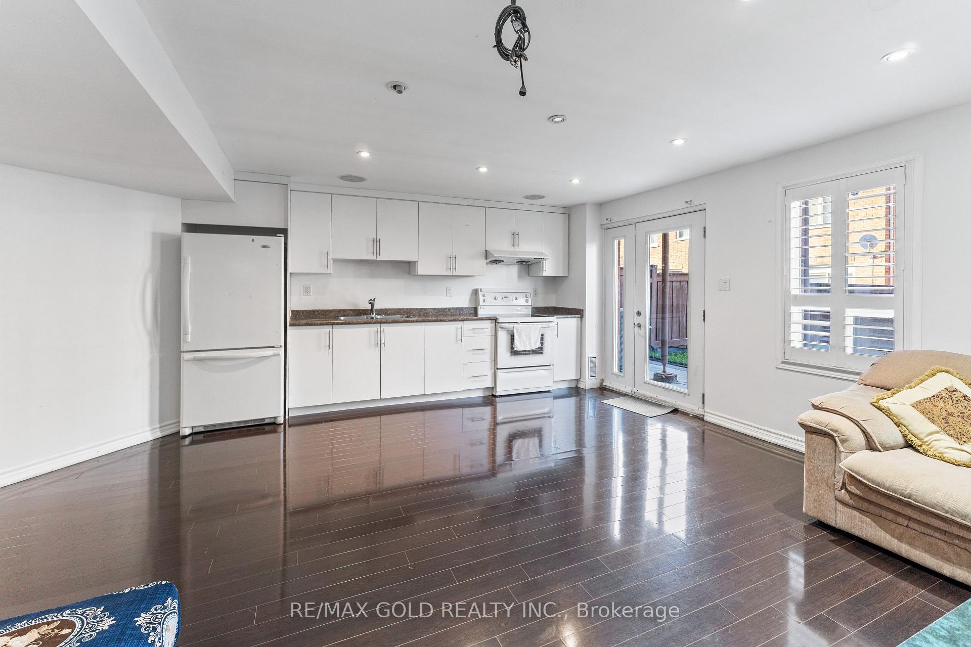 Photo 19 of 72 Newington Crescent, Brampton, Bram East — HOMEH