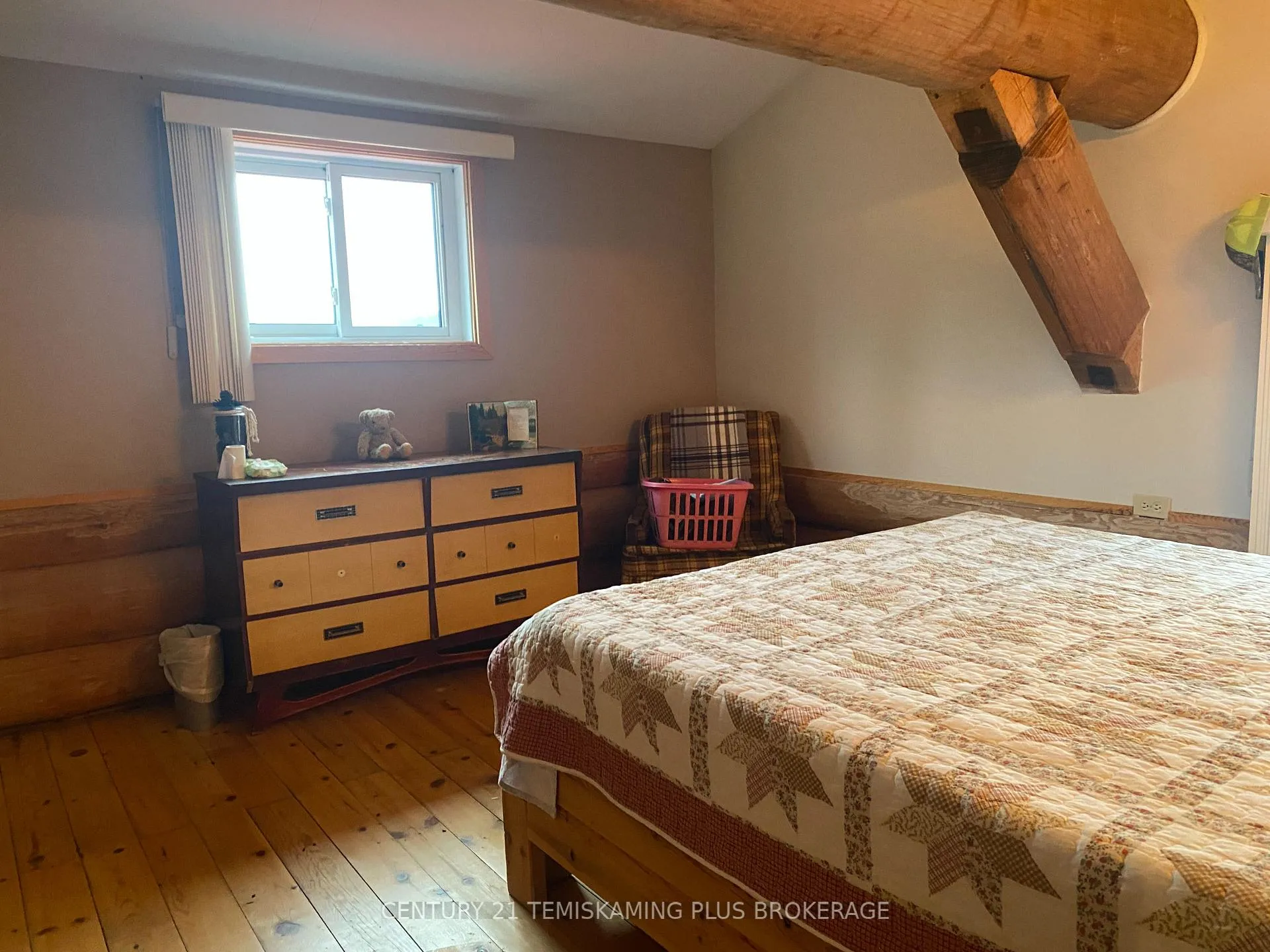 Photo 11 of 1 Weekes Island, Englehart, Central Timiskaming — HOMEH