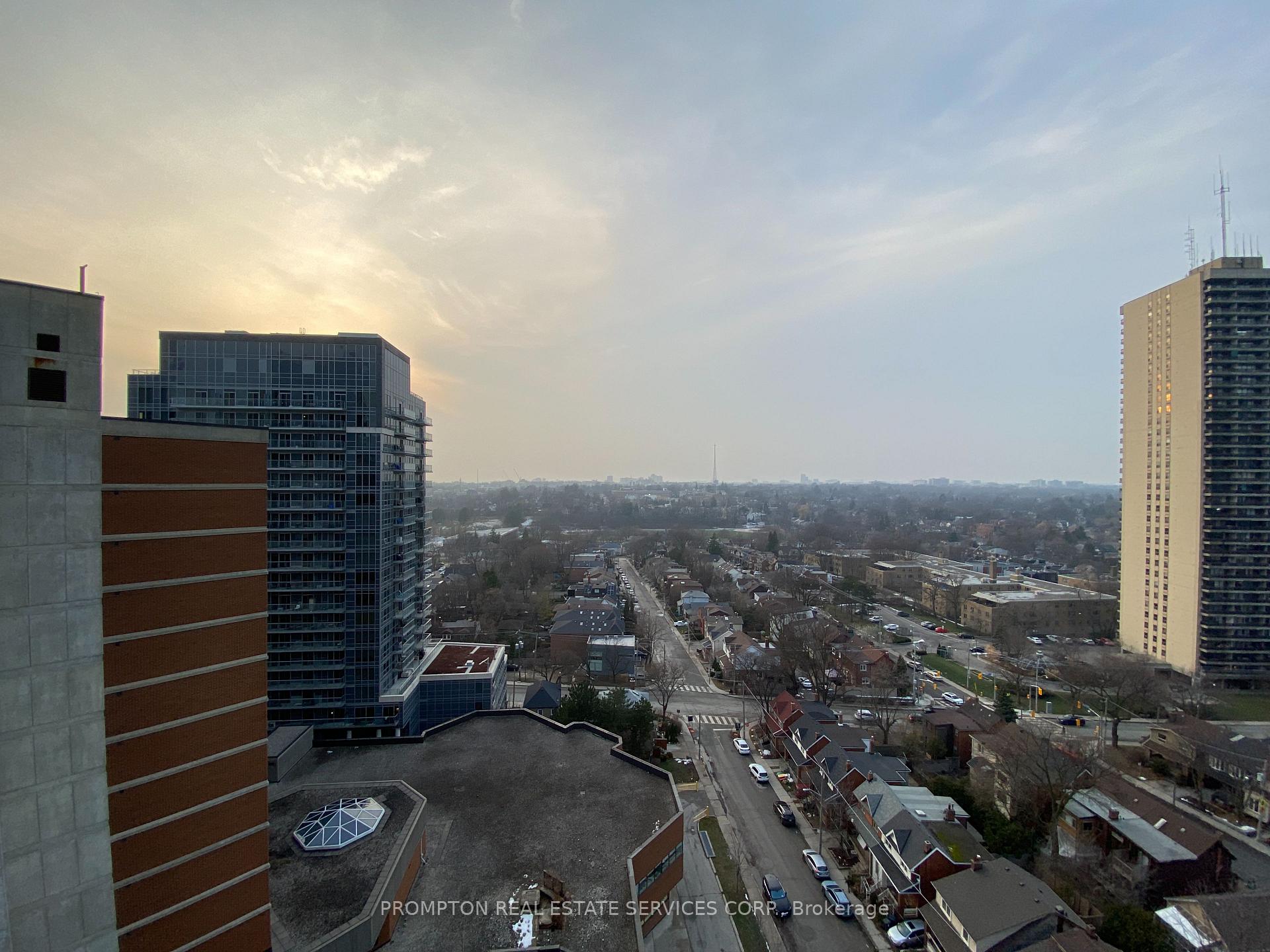 Front of Unit 1311, 33 Helendale Avenue